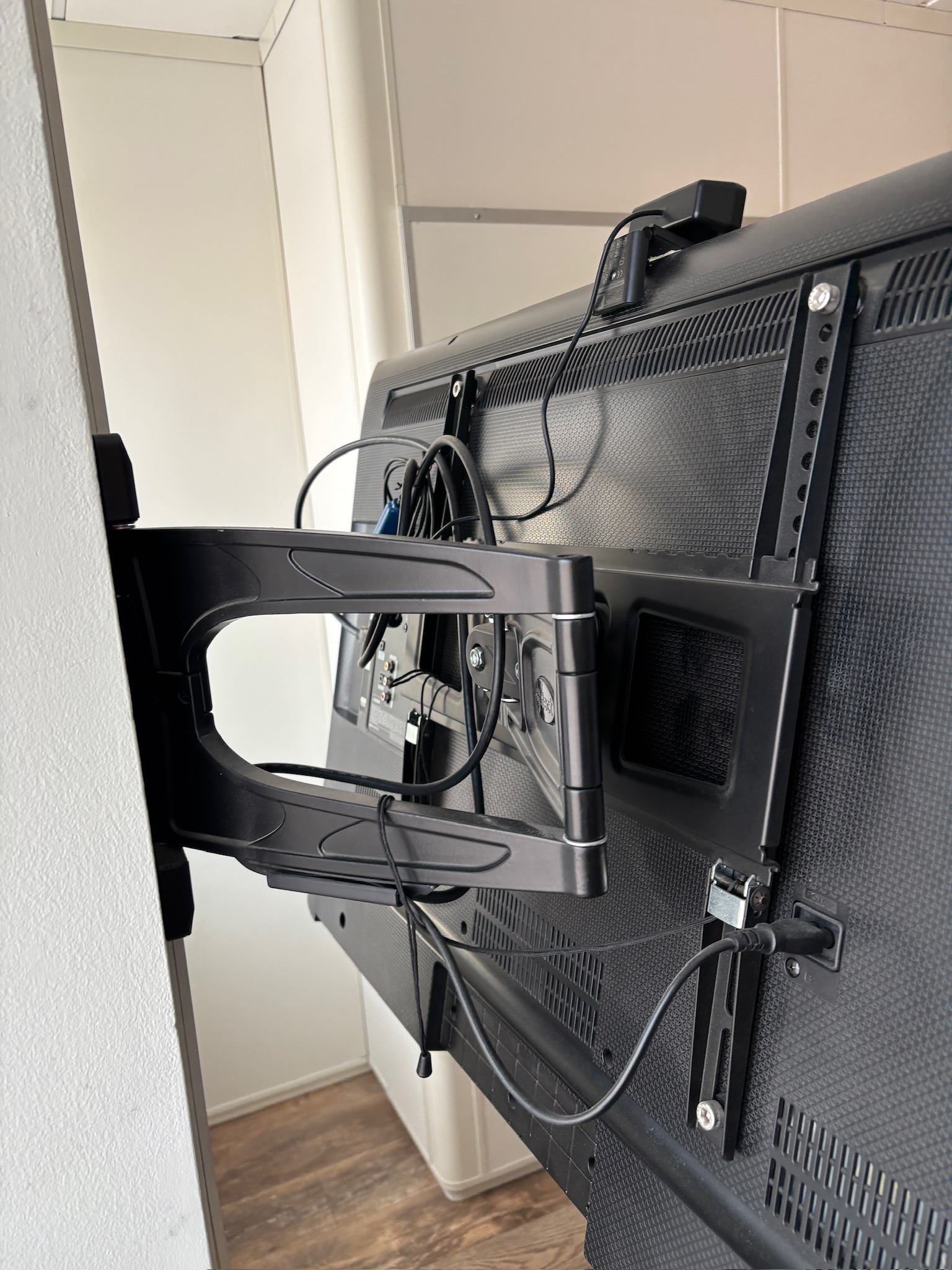 SELT / SOLD Samsung RM40D 40" professional display - myndavél og veggfesting 5
