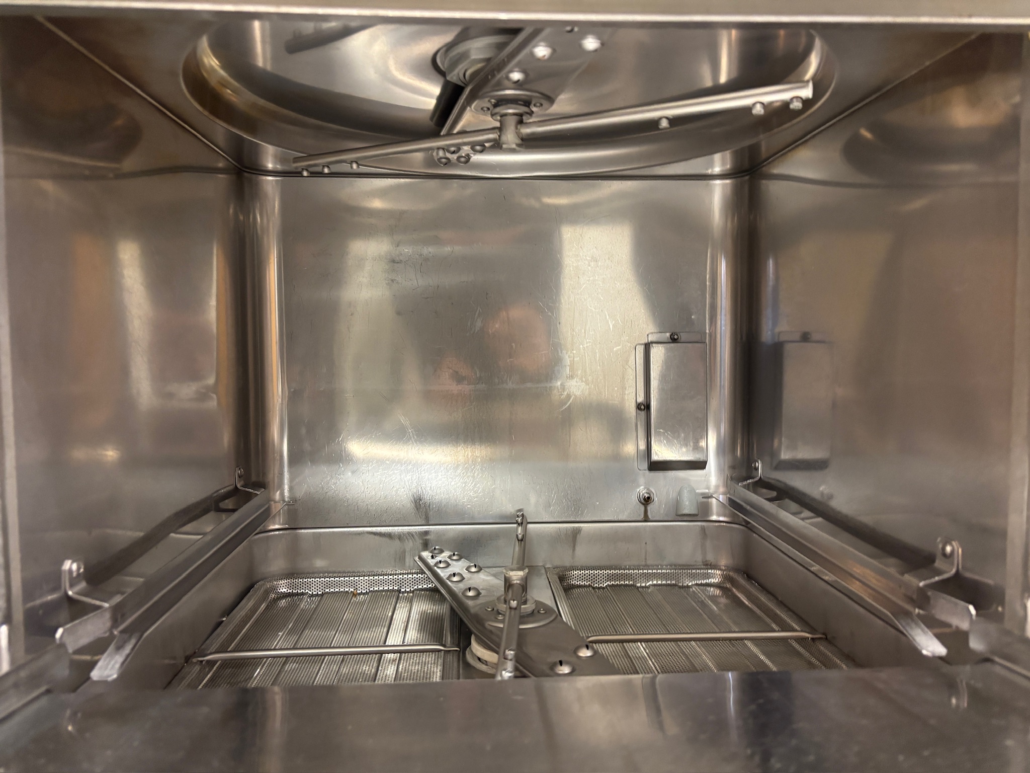 SELT / SOLD Zanussi undirborðsvél frá ProGastro 6