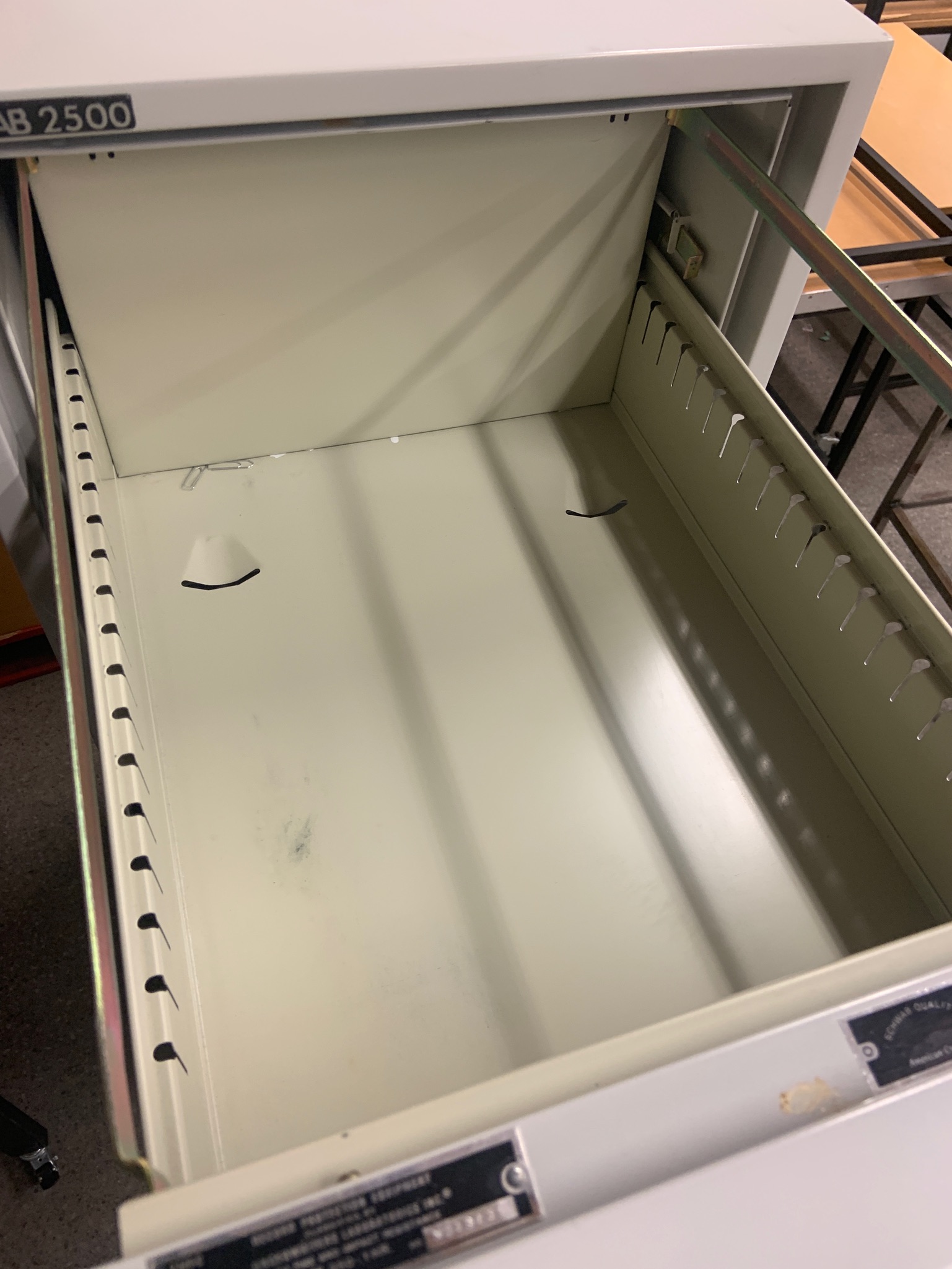 SELT / SOLD SCHWAB 2500 skjalaskápur eldvarinn 3