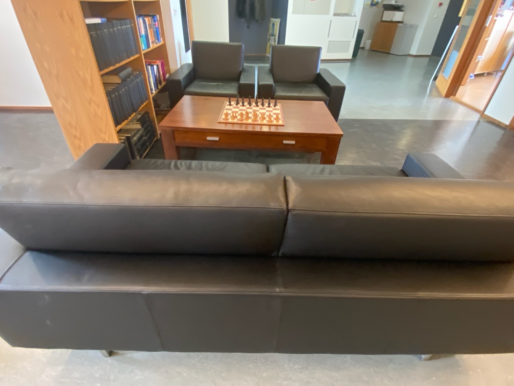 SELT / SOLD Leðursófasett 2+1+1- Alþingi 2