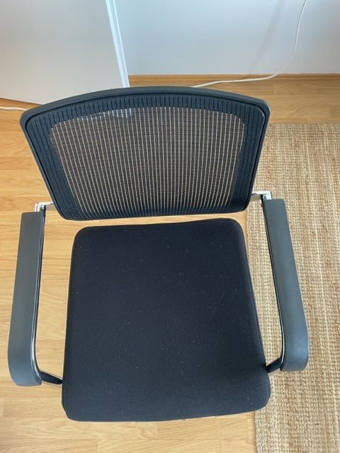 SELT / SOLD Flottur stóll 2