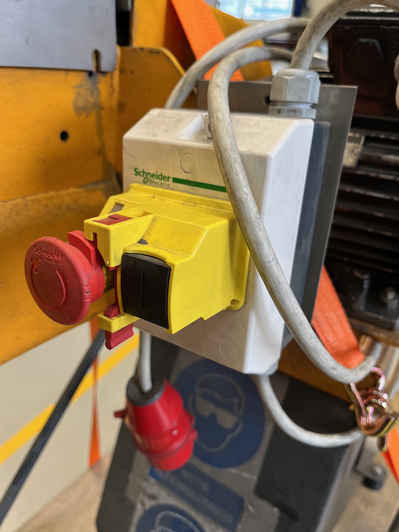 SELT / SOLD Öflug SEVER bandslípivél 6
