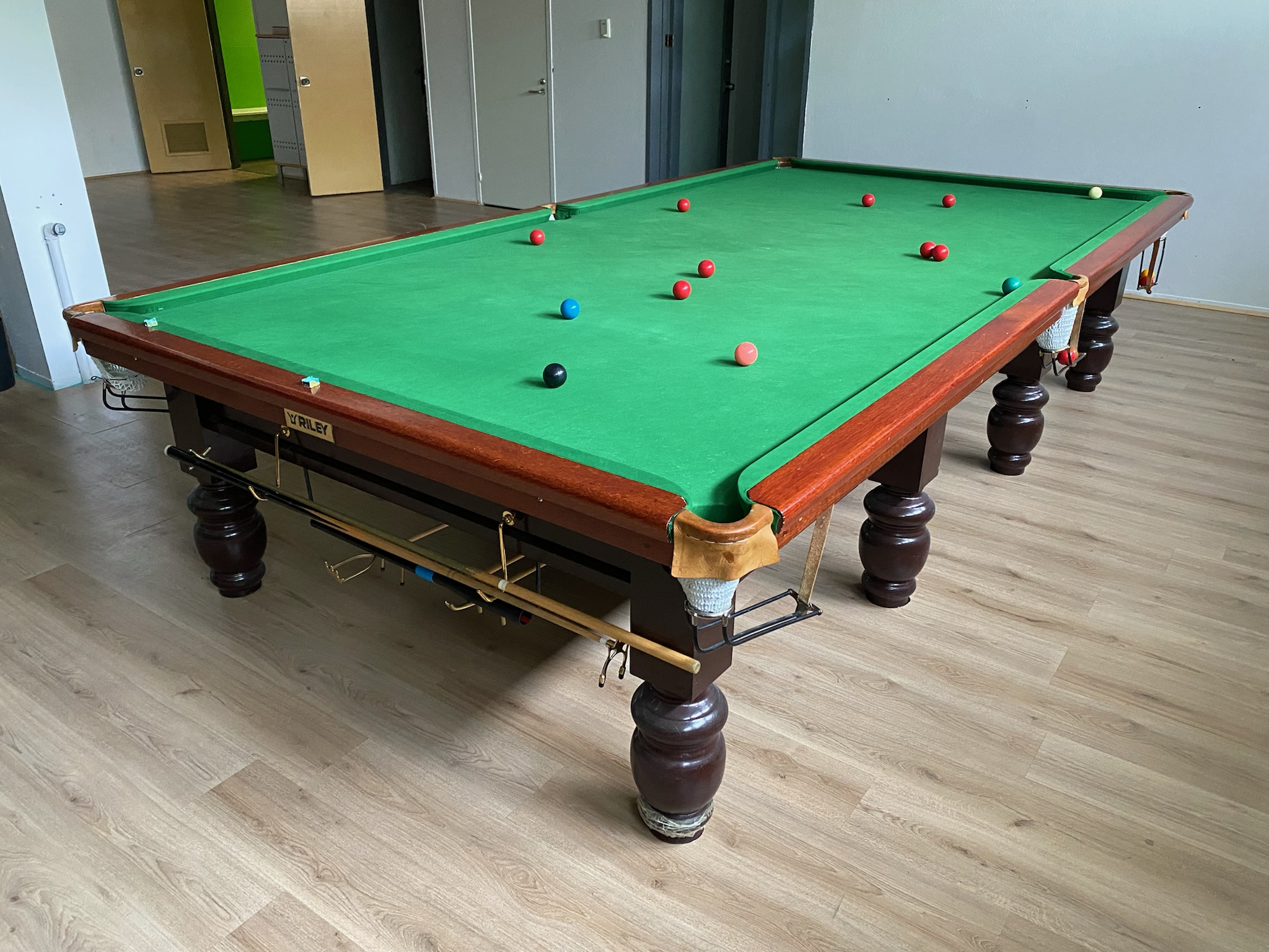SELT / SOLD - Snookerborð