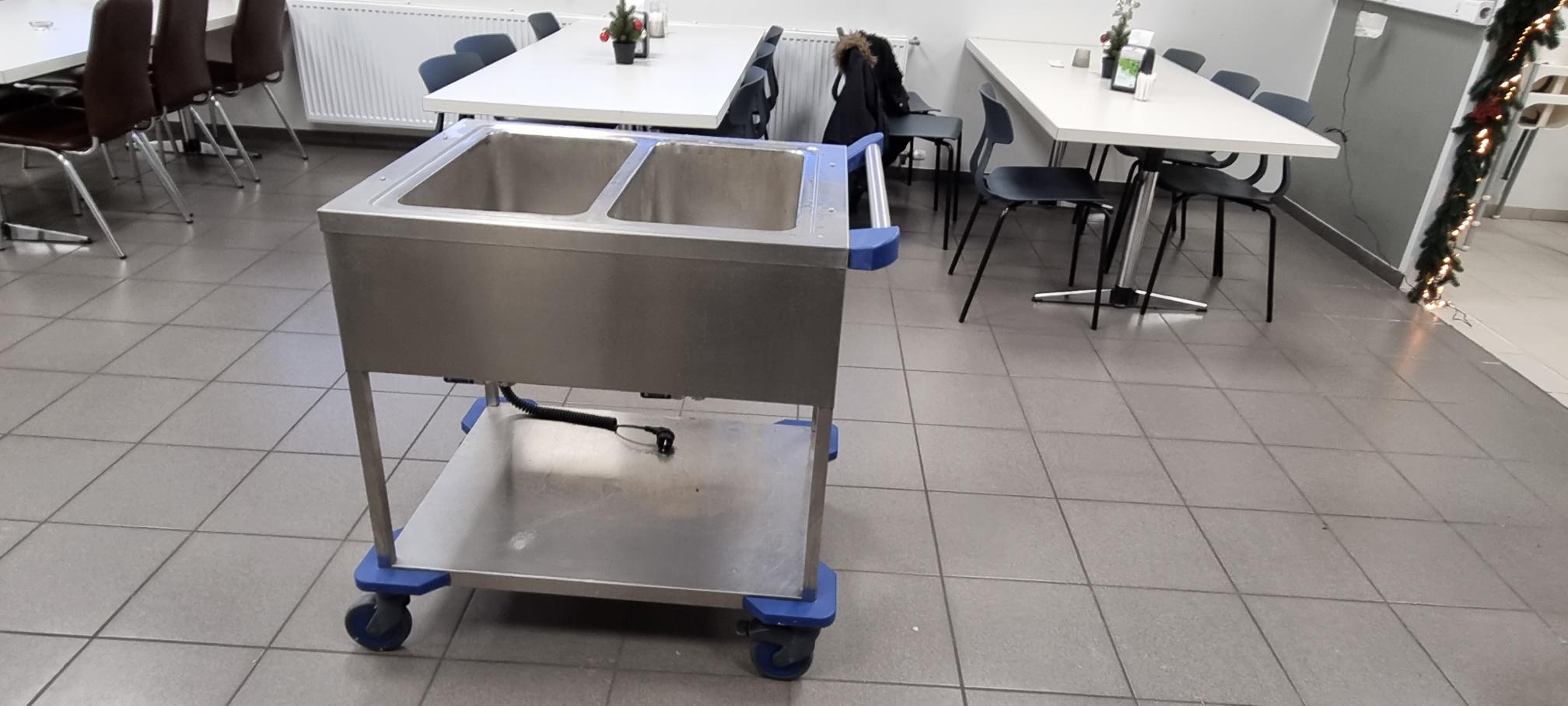 SELT / SOLD Gastrobakka hitaborð - Bako Ísberg 2