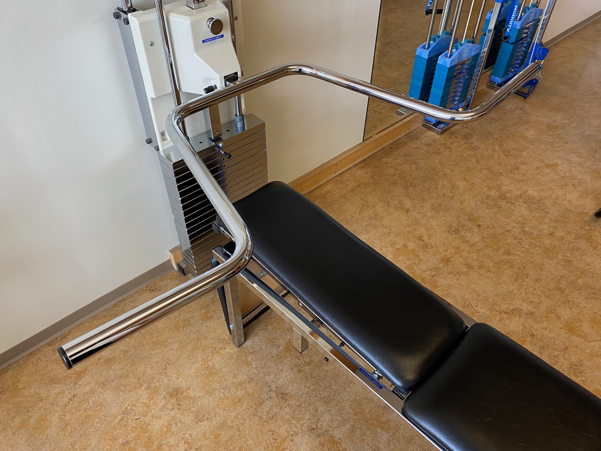 SELT / SOLD Pressutæki / Chest-Shoulder press 7