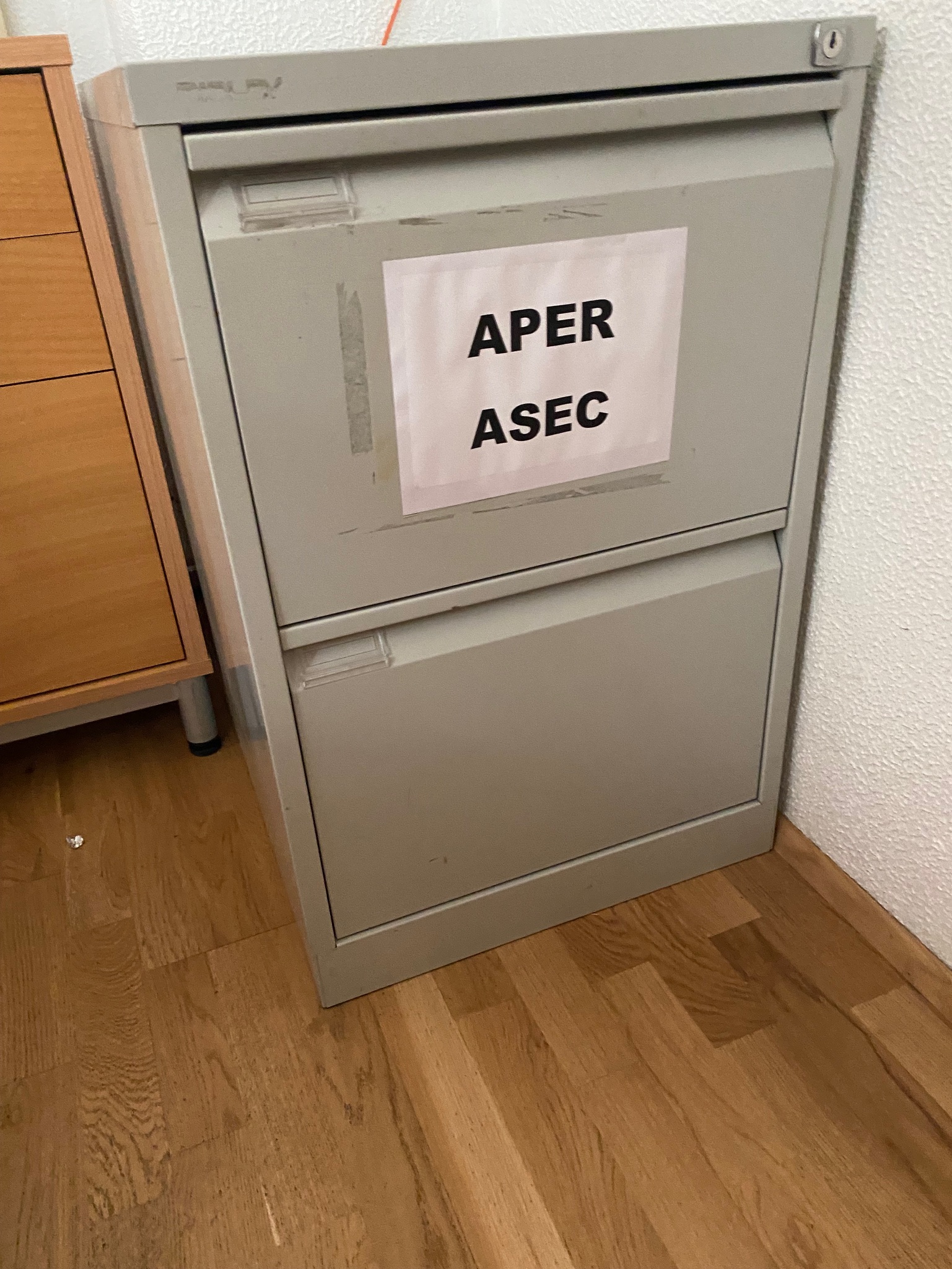 SELT / SOLD Bisley skjalaskápur