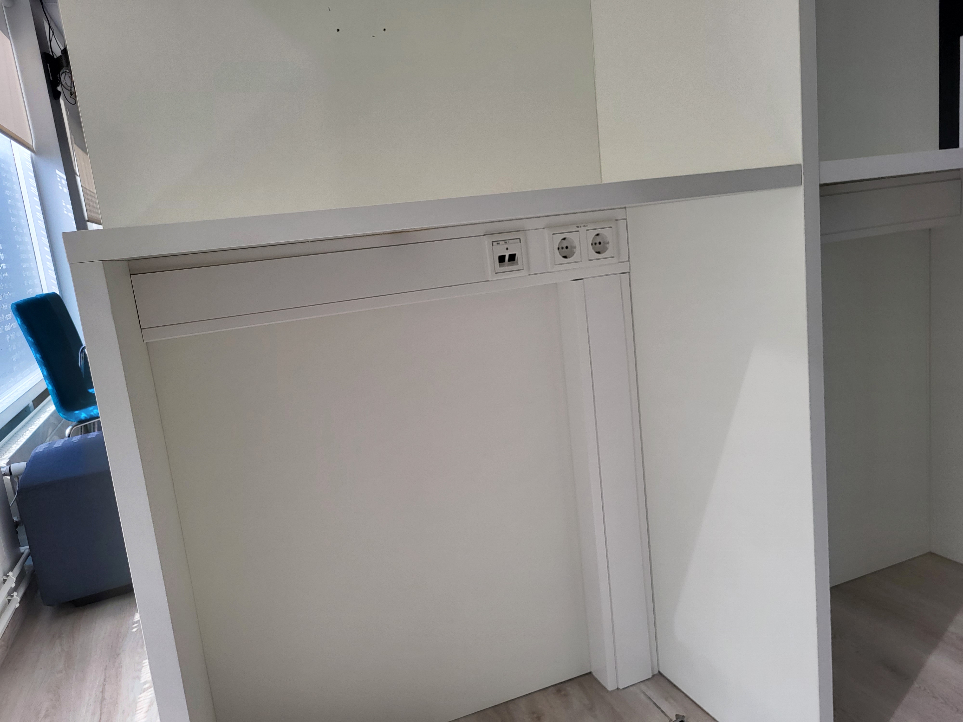 SELT / SOLD Tölvuborð - móttökuborð sérsmíði 4