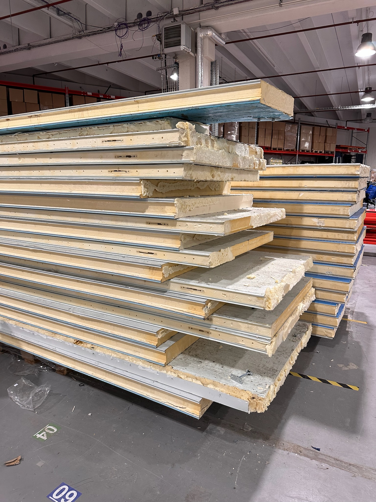 SELT / SOLD Yleiningar - 200 fm 3