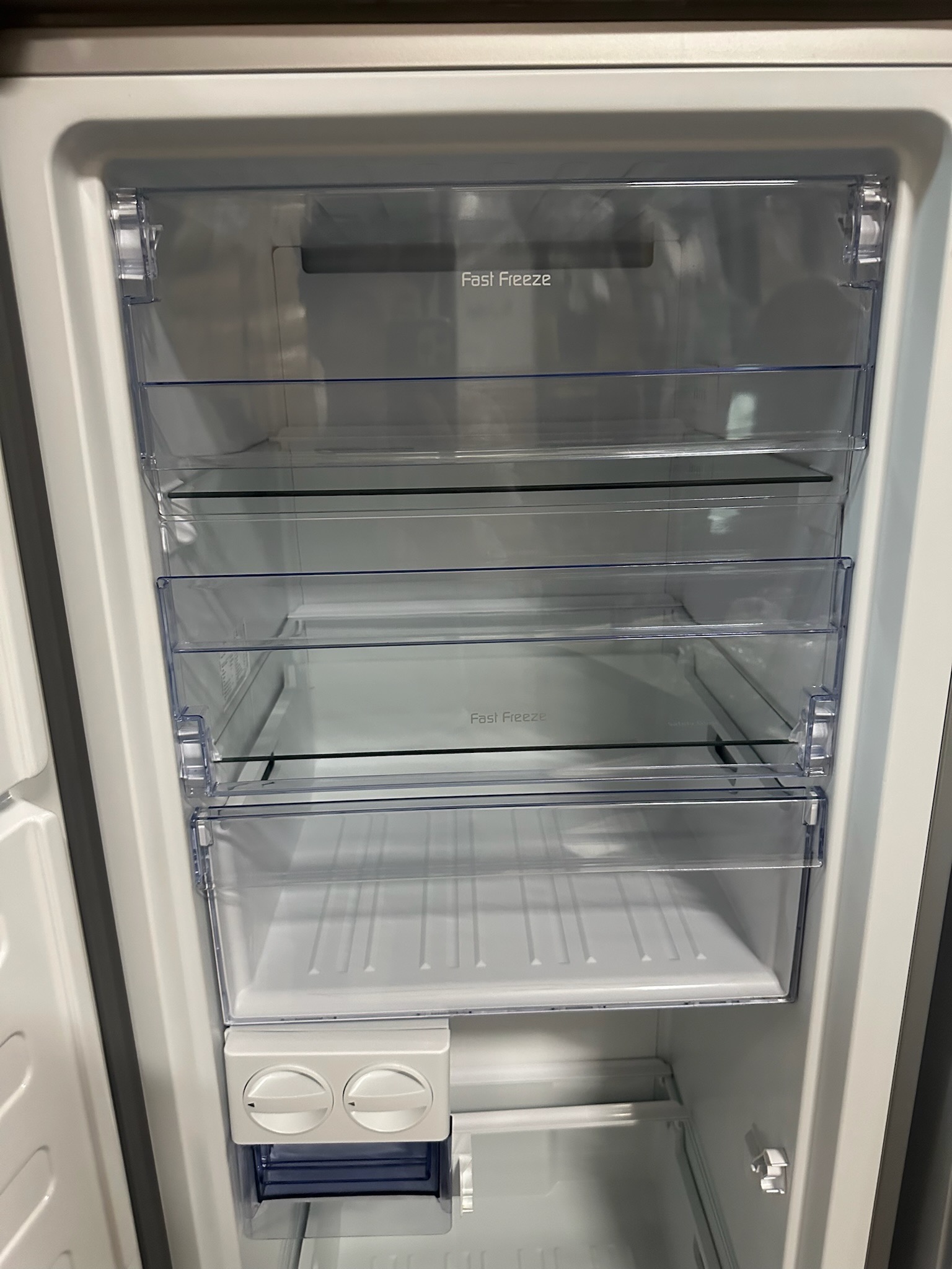 SELT / SOLD Beko frystiskápur., H183 x B61 sm. 6