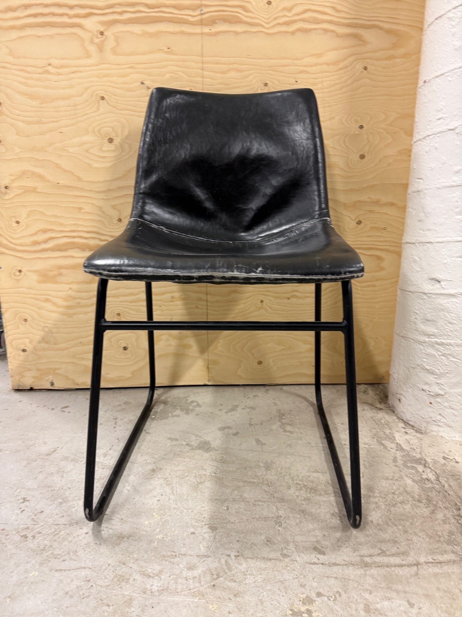 SELT / SOLD Borðstofustóll 2