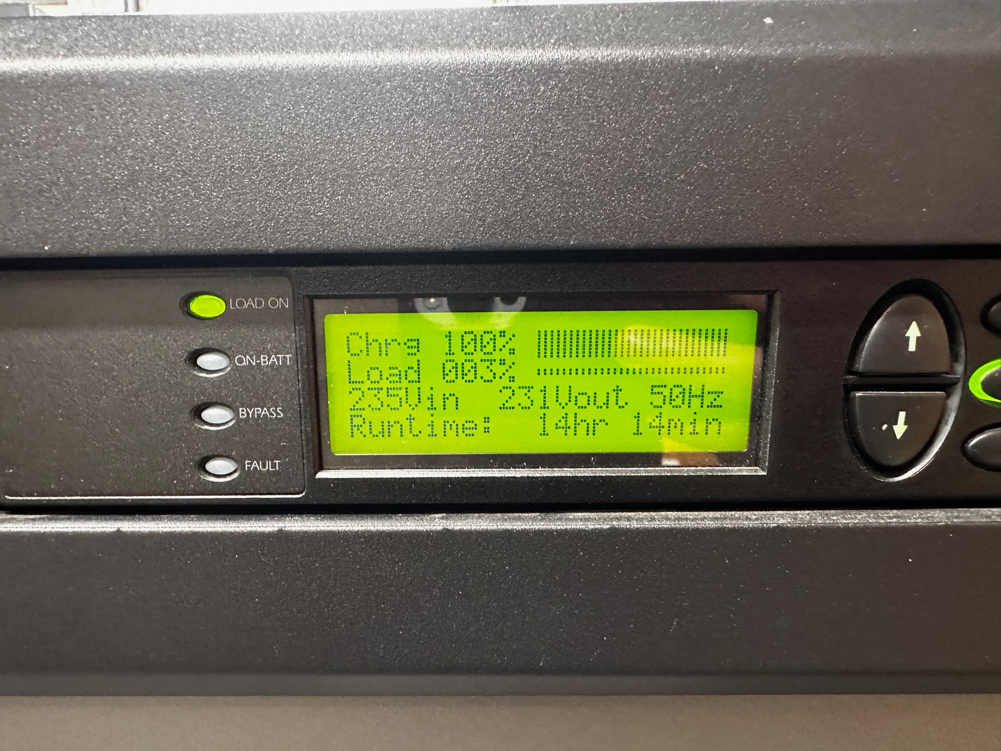 SELT / SOLD APC rafstöð / varaaflstöð 4