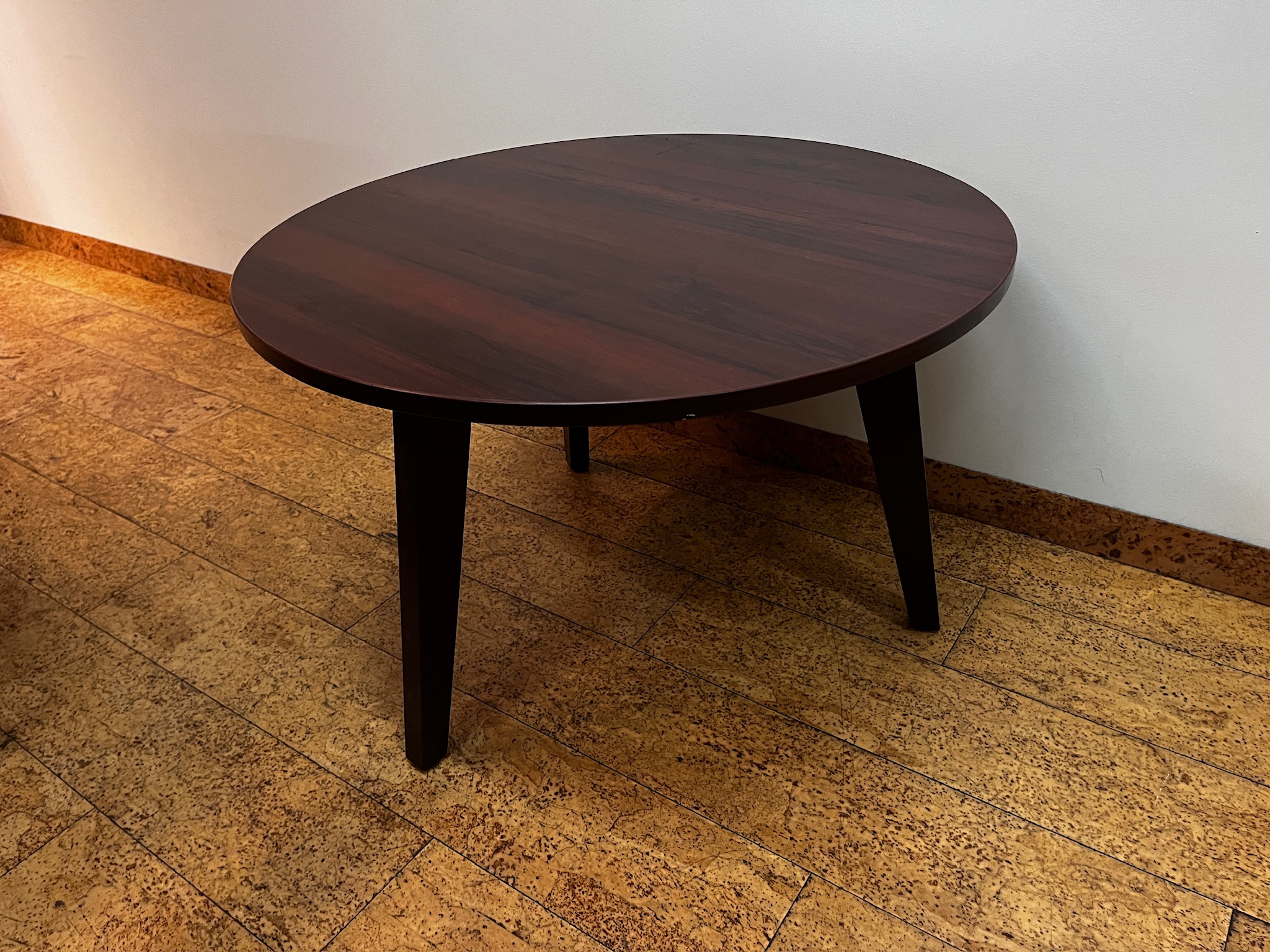 SELT / SOLD - Sófaborð / hliðarborð, B70 H45 sm. 2