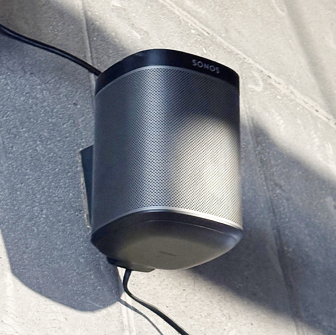 SELT / SOLD Sonos One hátalari (3 stk) m.veggfestingum