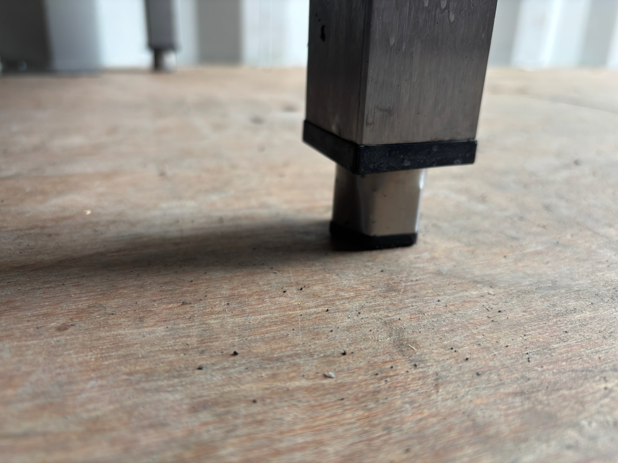 SELT / SOLD Stálborð með 2 vöskum, kanti, spúl og krana, B200sm. 9