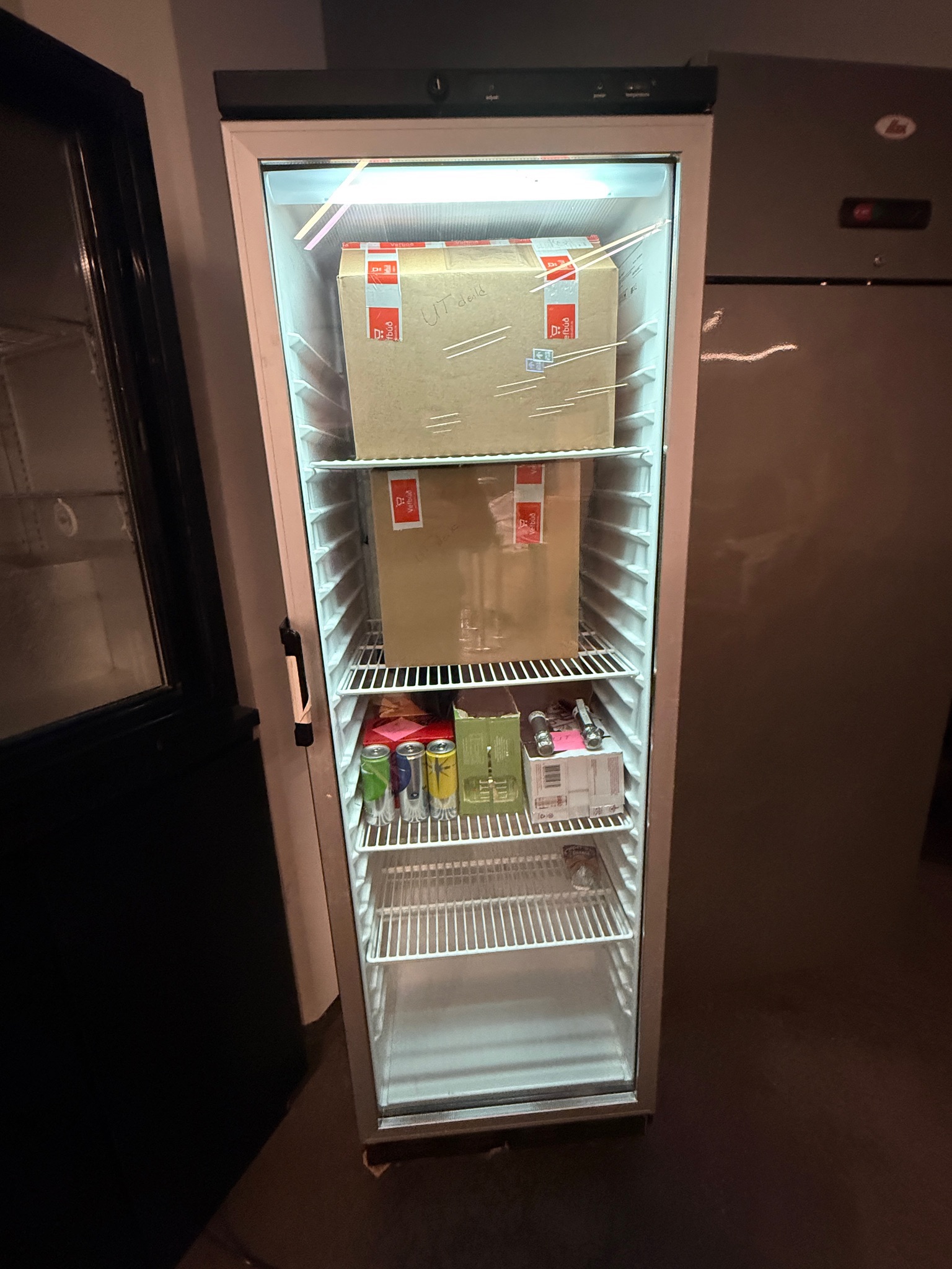SELT / SOLD Vestfrost glerhurðakælir frá BVT 3