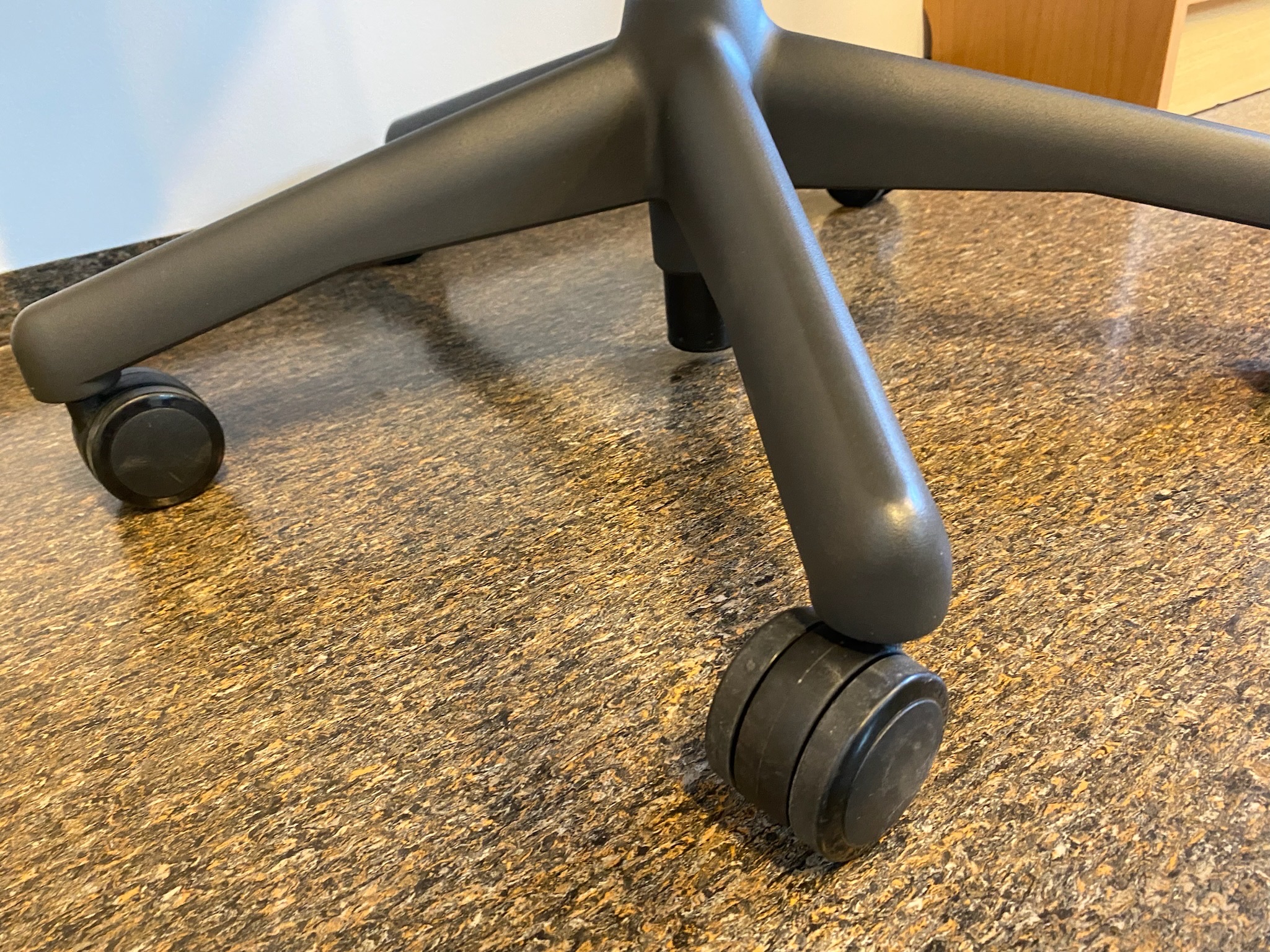 SELT / SOLD Herman Miller Aeron (A stærð) - Alþingi 10