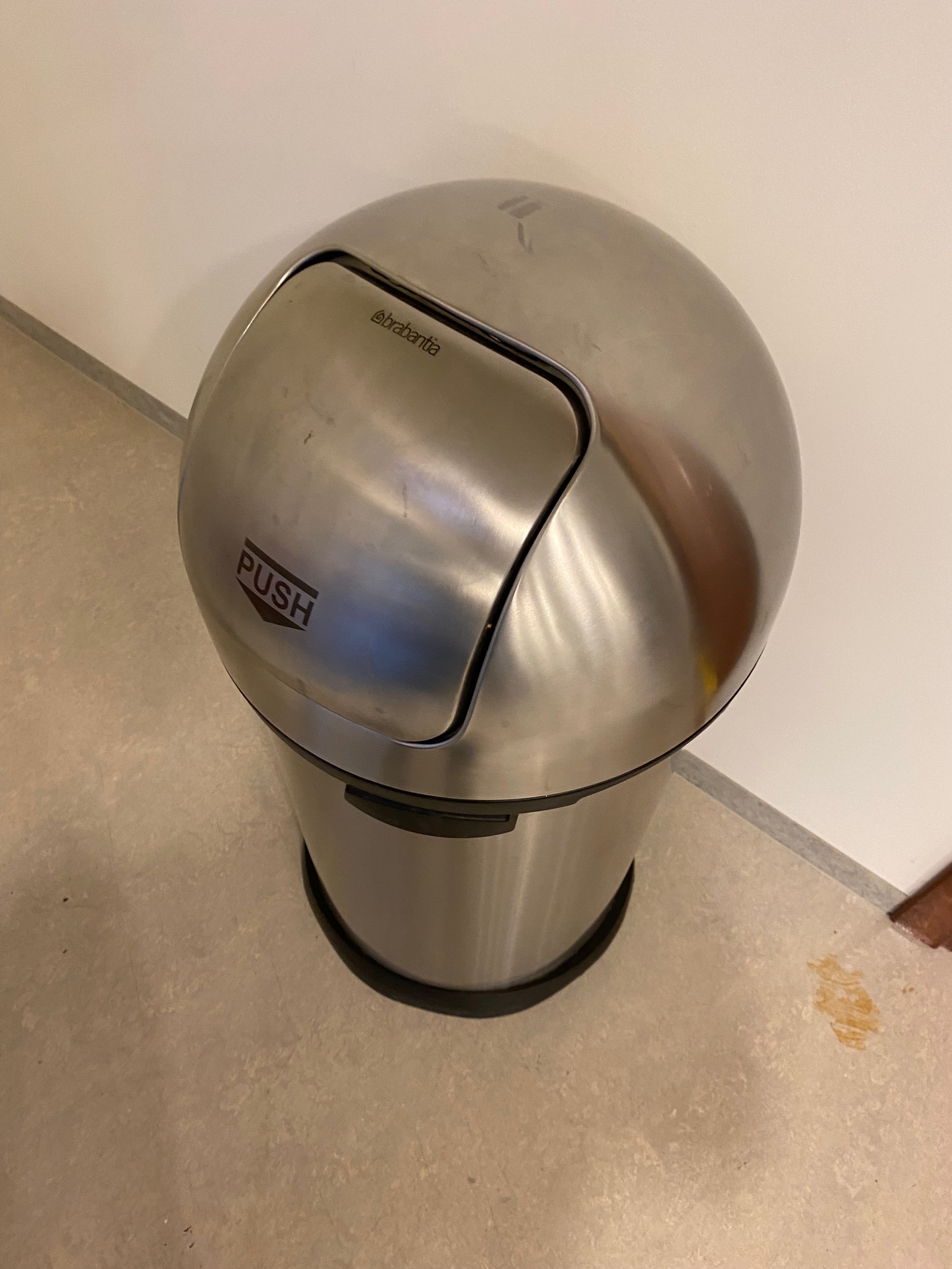 SELT / SOLD Ruslatunna frá Brabantia 2
