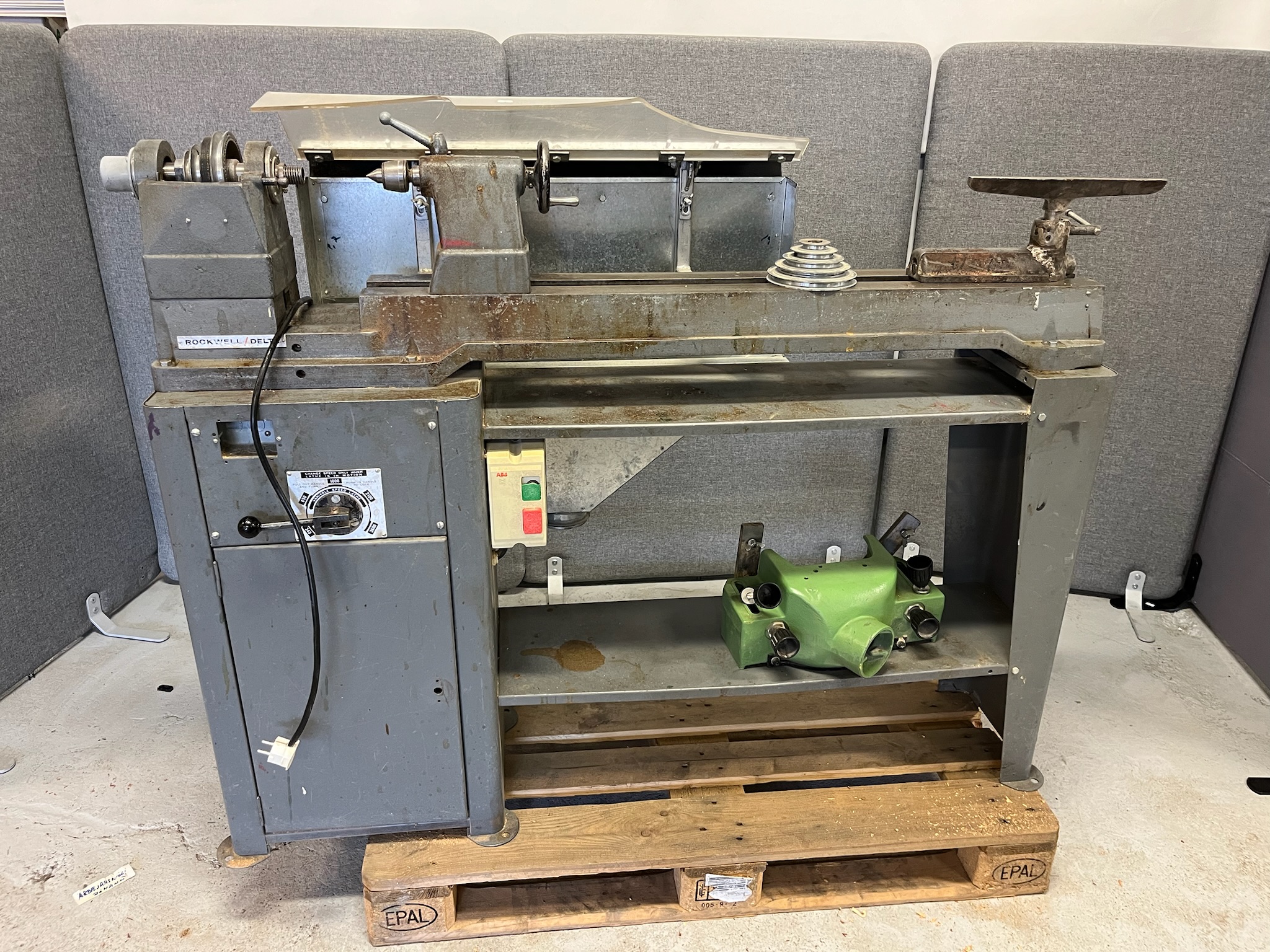 SELT / SOLD - Rockwell rennibekkur