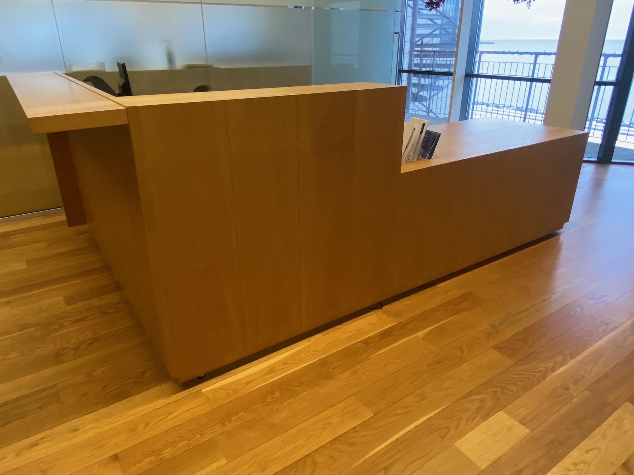 SELT / SOLD Móttökuborð, B202,5 x L322 sm. 2