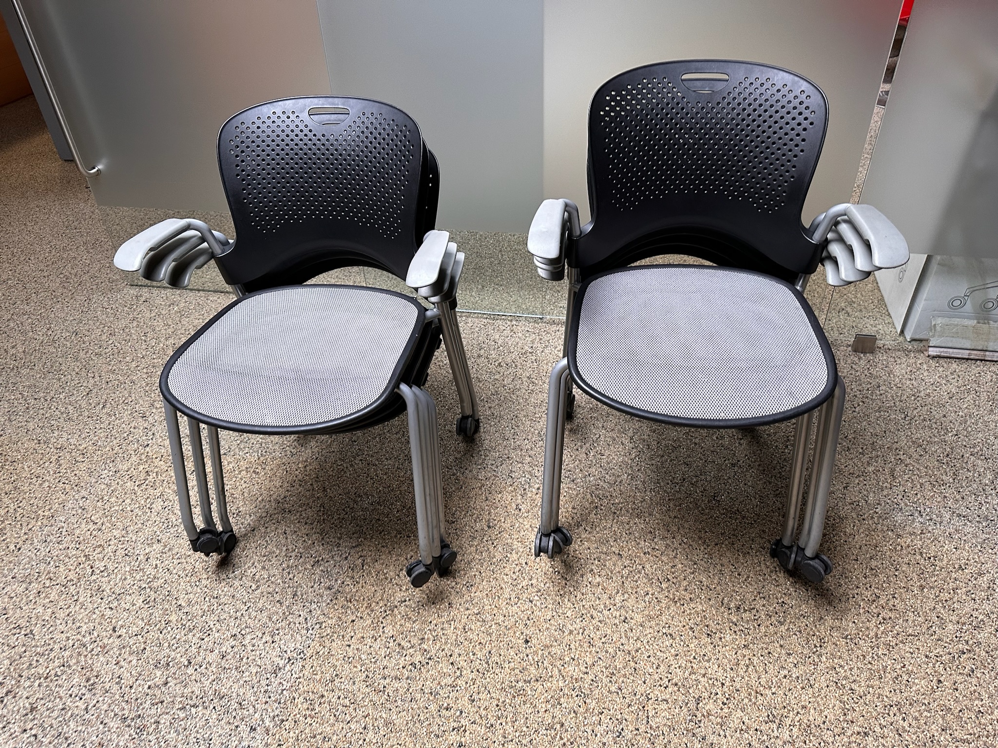 SELT / SOLD Herman Miller fundarstóll á hjólum frá Pennanum, staflanlegir 4
