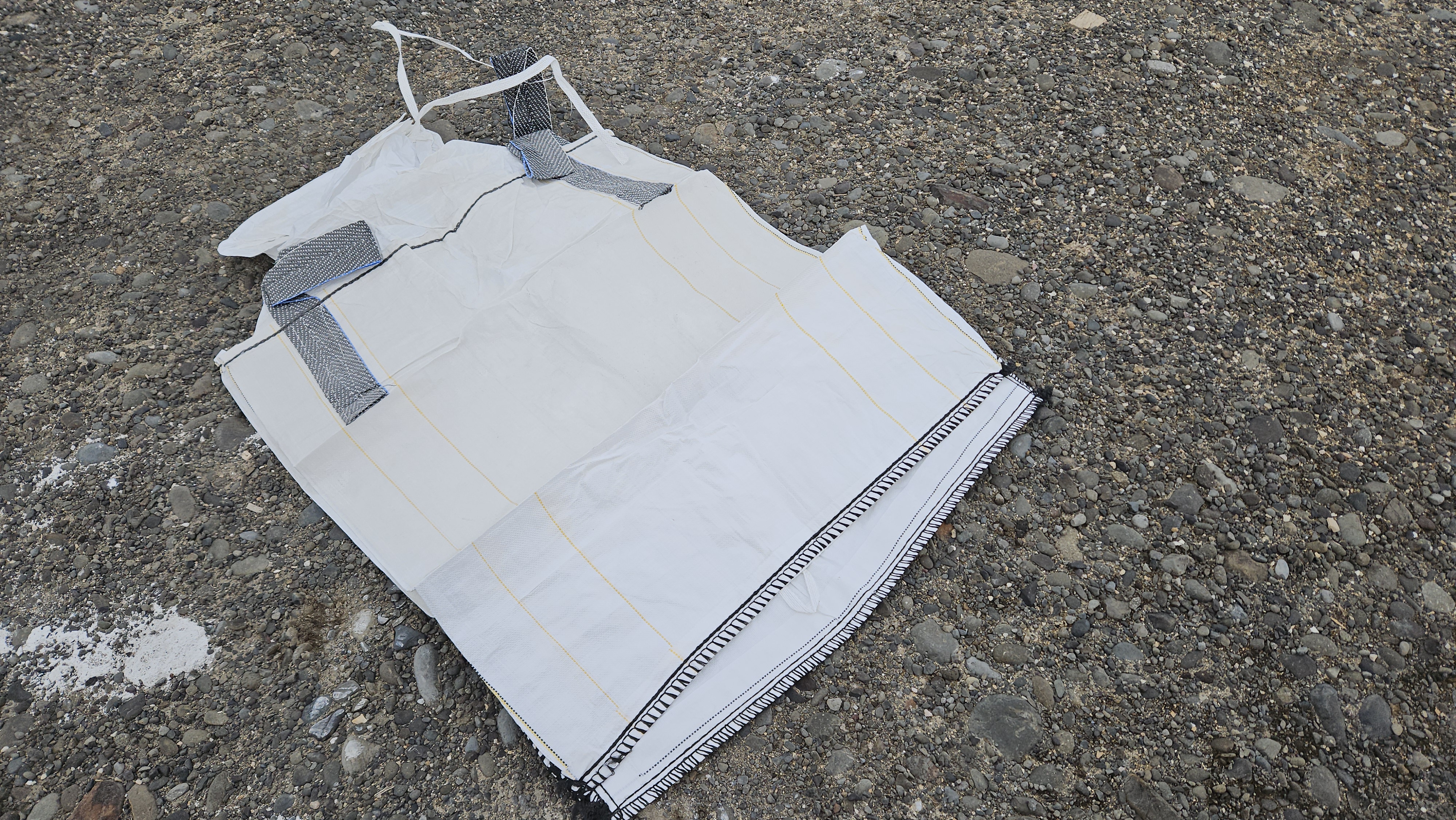SELT / SOLD - Sekkir - pokar - 1100 kg. - 1000 stk. SAFESACK CONSTRUCTION BAG 4