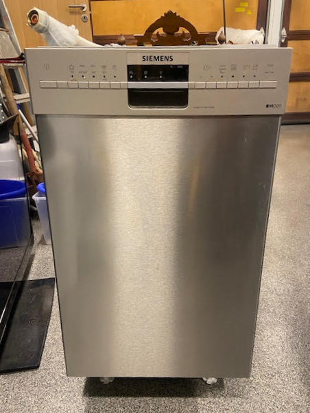 SELT / SOLD Siemens IQ300 uppþvottavél, 45sm.