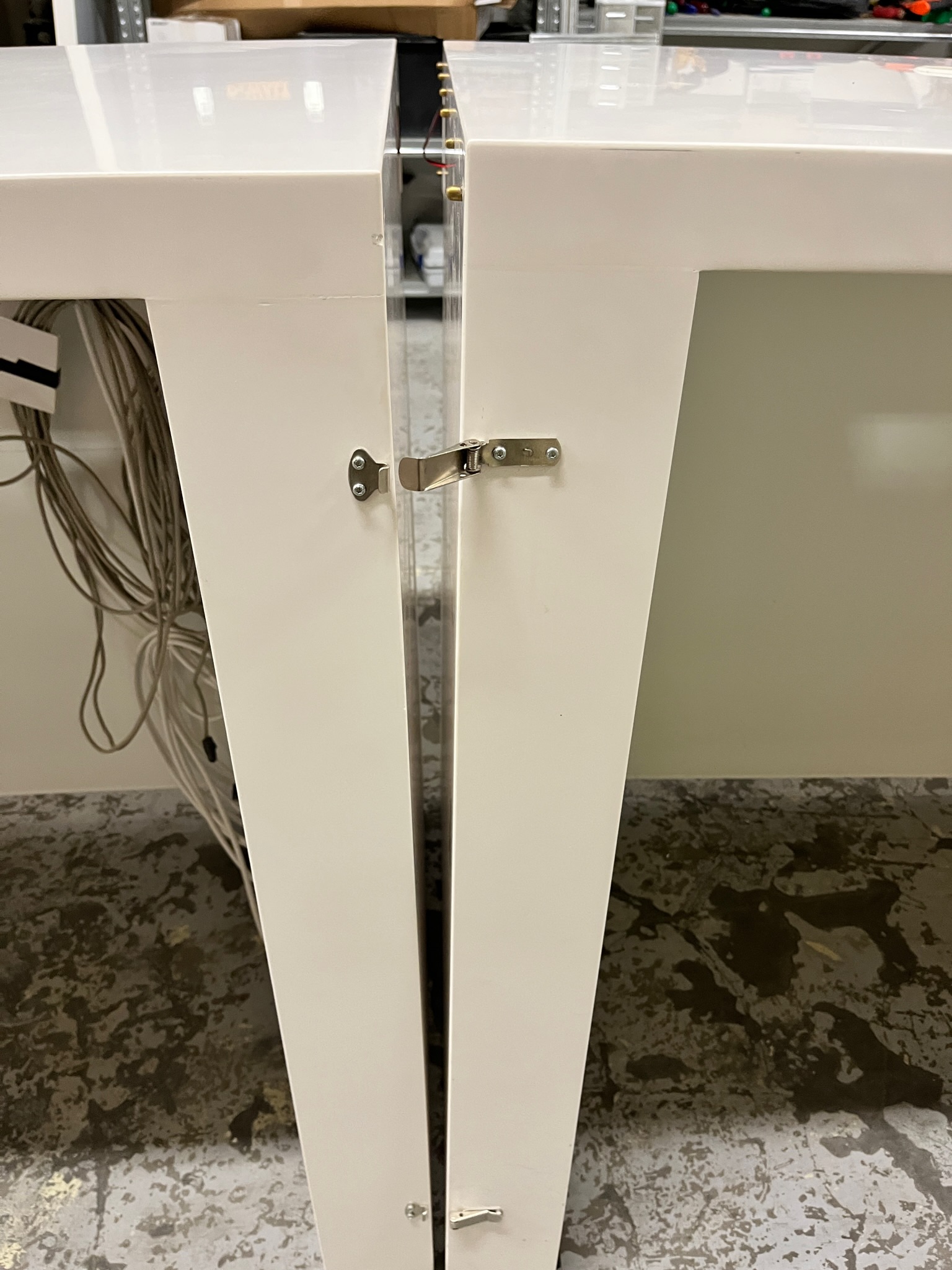 SELT / SOLD Vandað móttökuborð - 6m á breidd 12