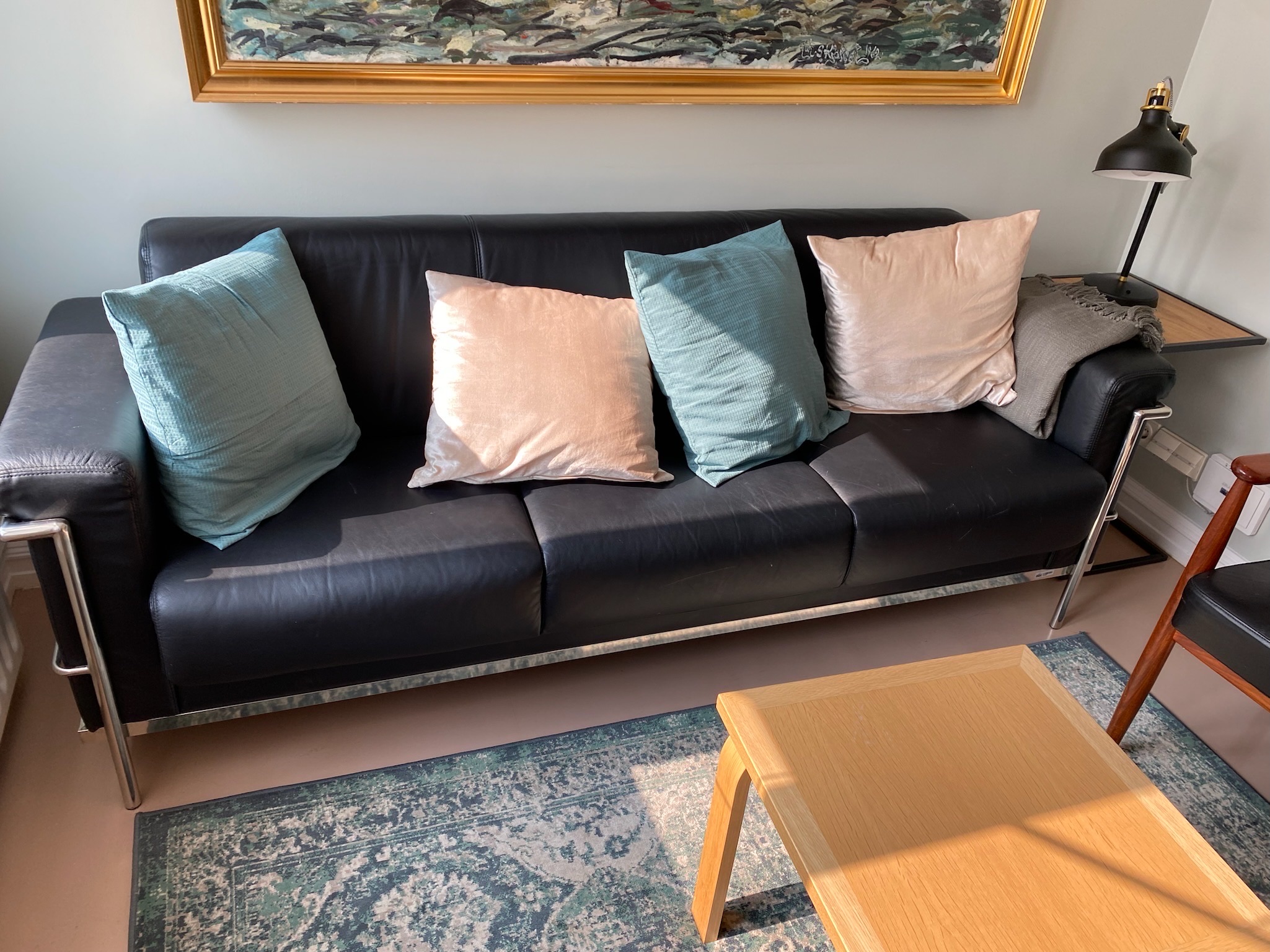 SELT / SOLD Leðurstólar - B90 x D65 sm. - Alþingi 13