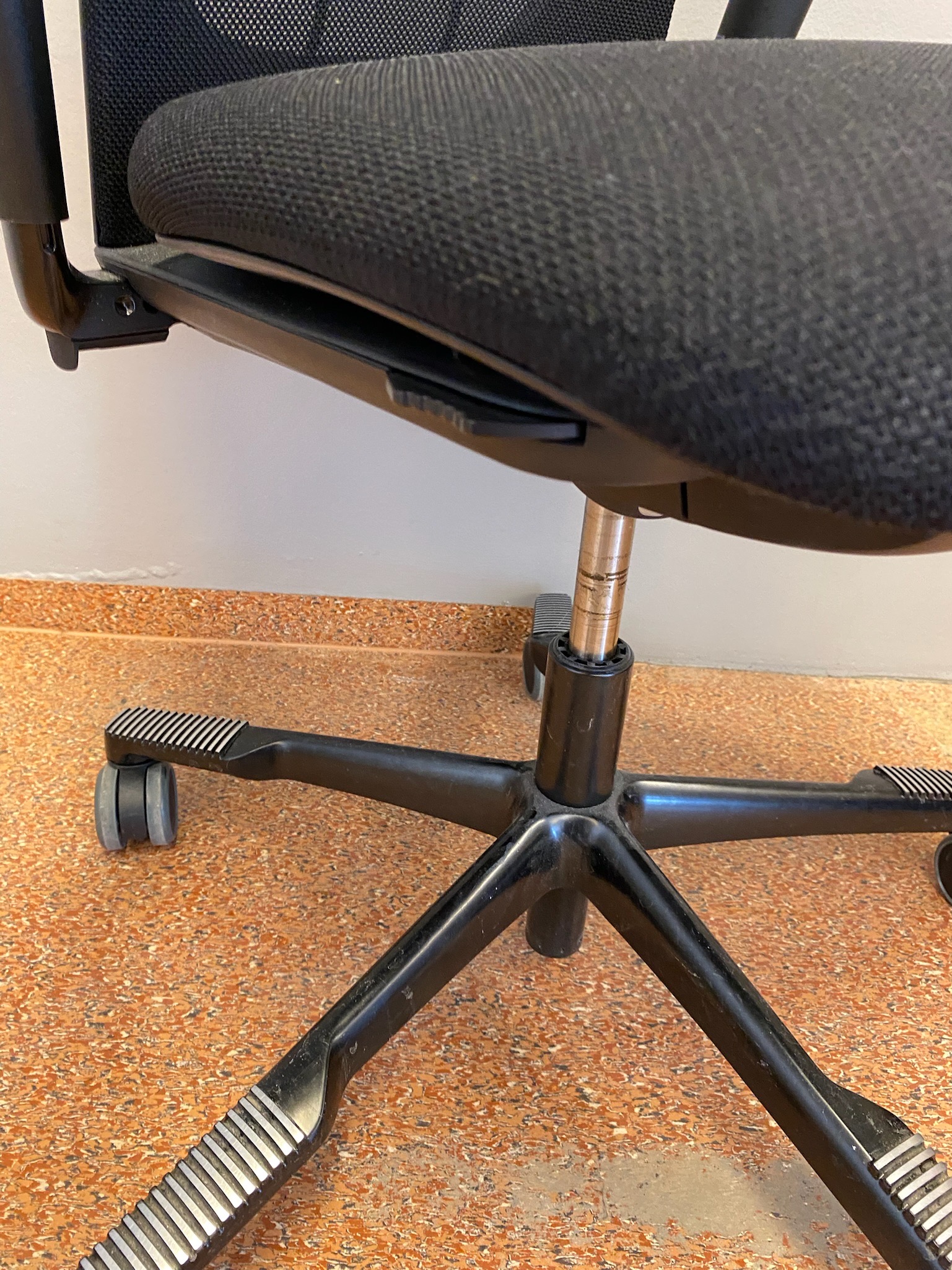 SELT / SOLD Håg Futu 1100 skrifstofustóll 6