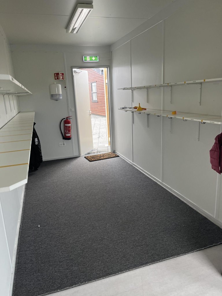 SELT / SOLD Gámahús, kennslustofur, vinnubúðir, mötuneyti - 7 einingar WC 7
