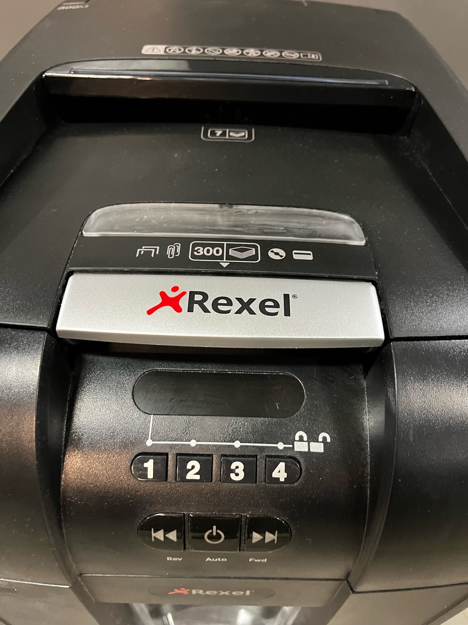 SELT / SOLD Rexel Auto+ 300X - P5 tætari 9