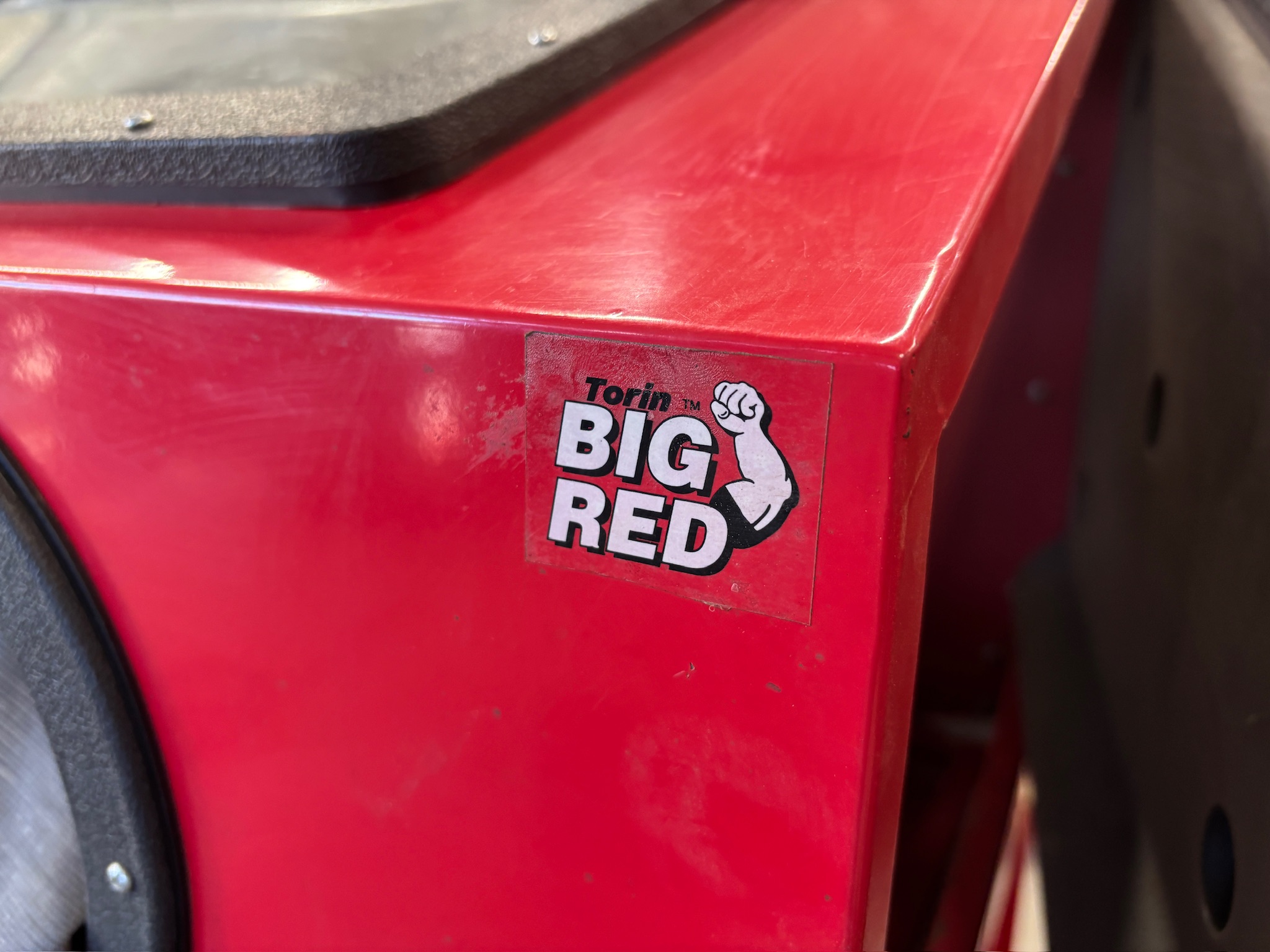 SELT / SOLD Torin Big Red sandblásturskassi 9