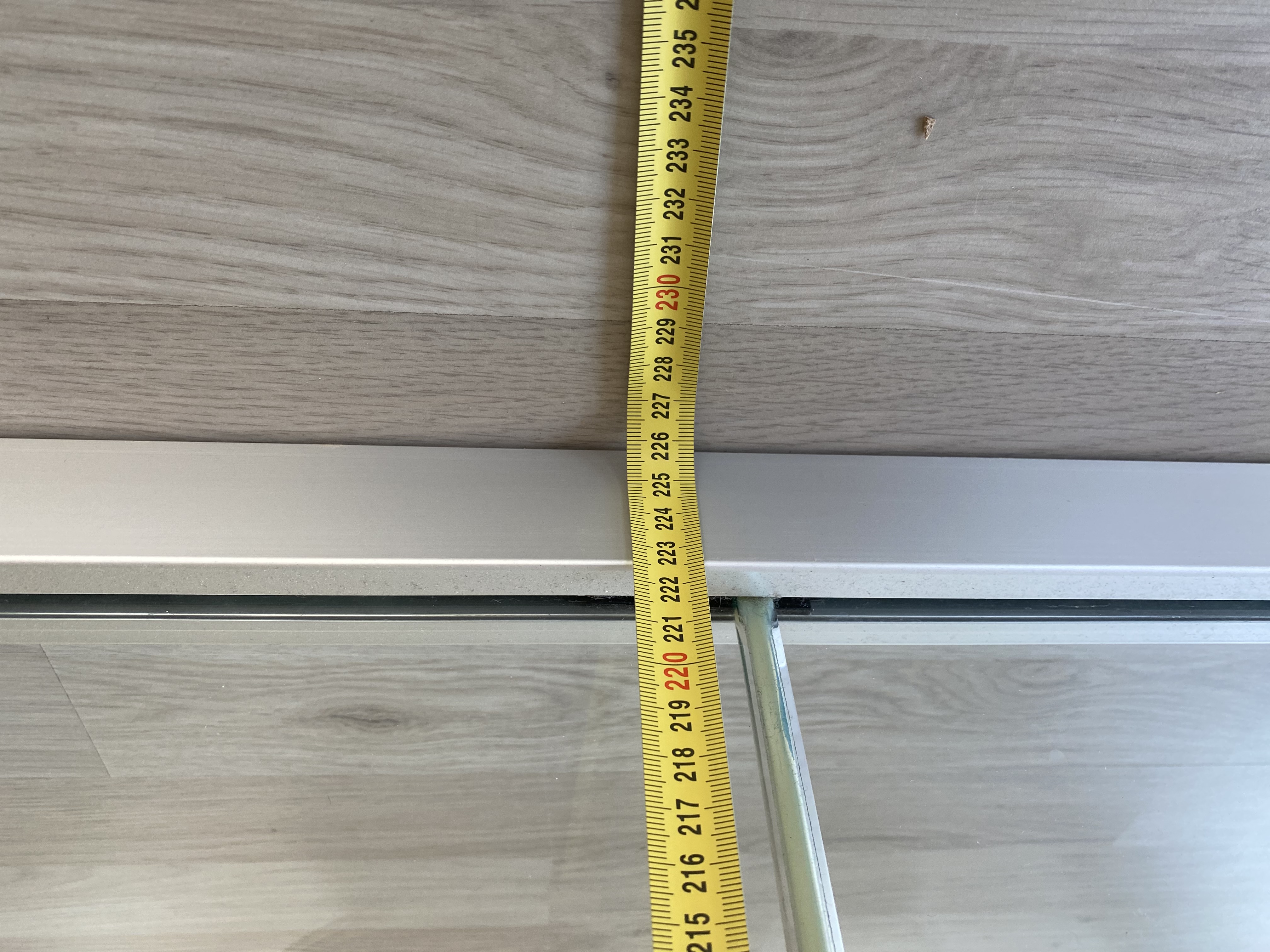Selt - Glerveggur - 226 sm. á hæð - 9.5 metrar á lengd - hert gler 4