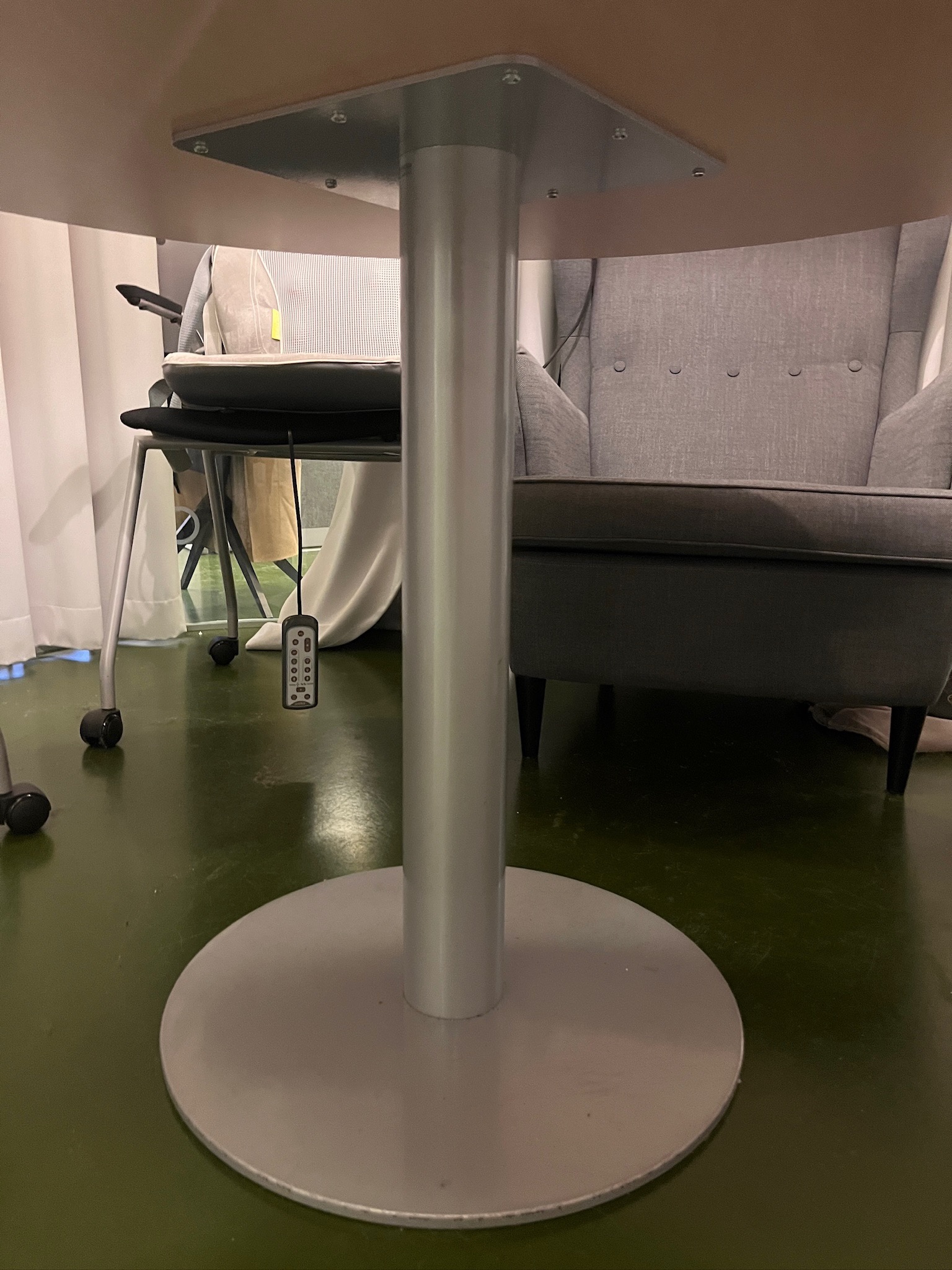 SELT / SOLD Hringborð frá Hirzlunni, Ø100 x H75 sm. 3