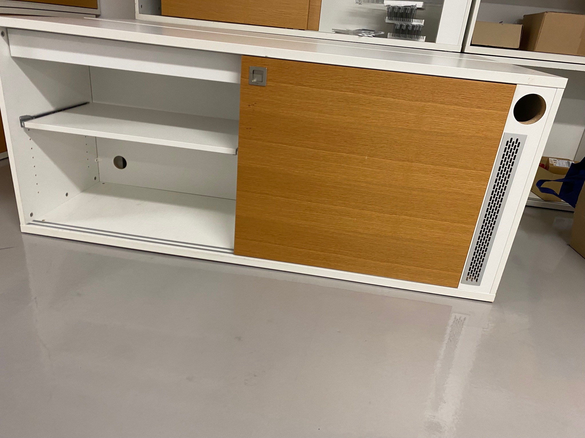 SELT / SOLD Skrifstofuskápar 6
