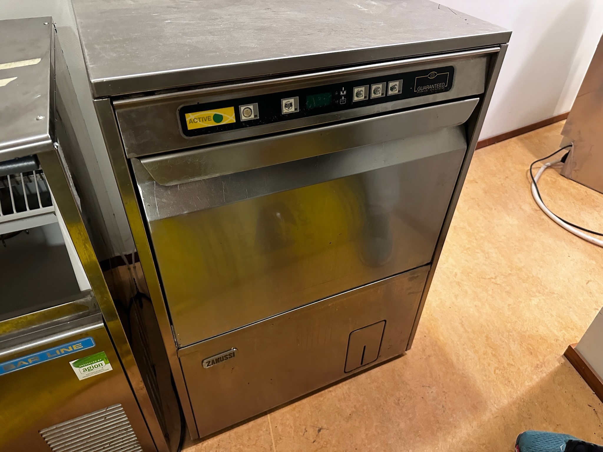SELT / SOLD Zanussi húddvél, B60 x L60,5 x H83,5 sm. 3