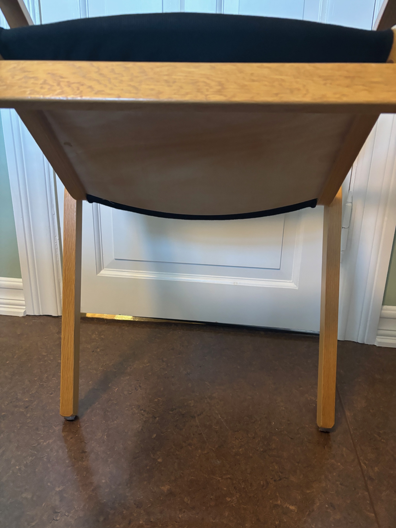SELT / SOLD - Viðarstólar með svöru tauáklæði staflanlegir (9stk) 4