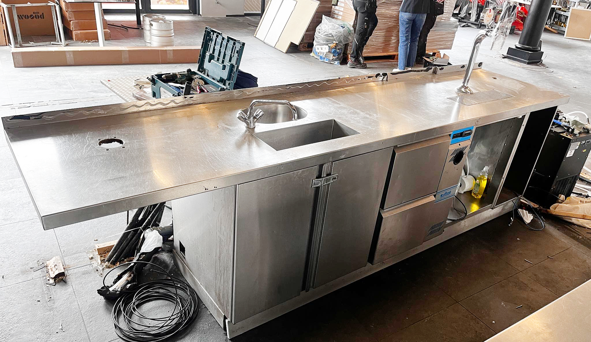SELT / SOLD Bar/preppborð - bjórdæla - kælir - vaskur B320 x D70 x H91 sm. 2