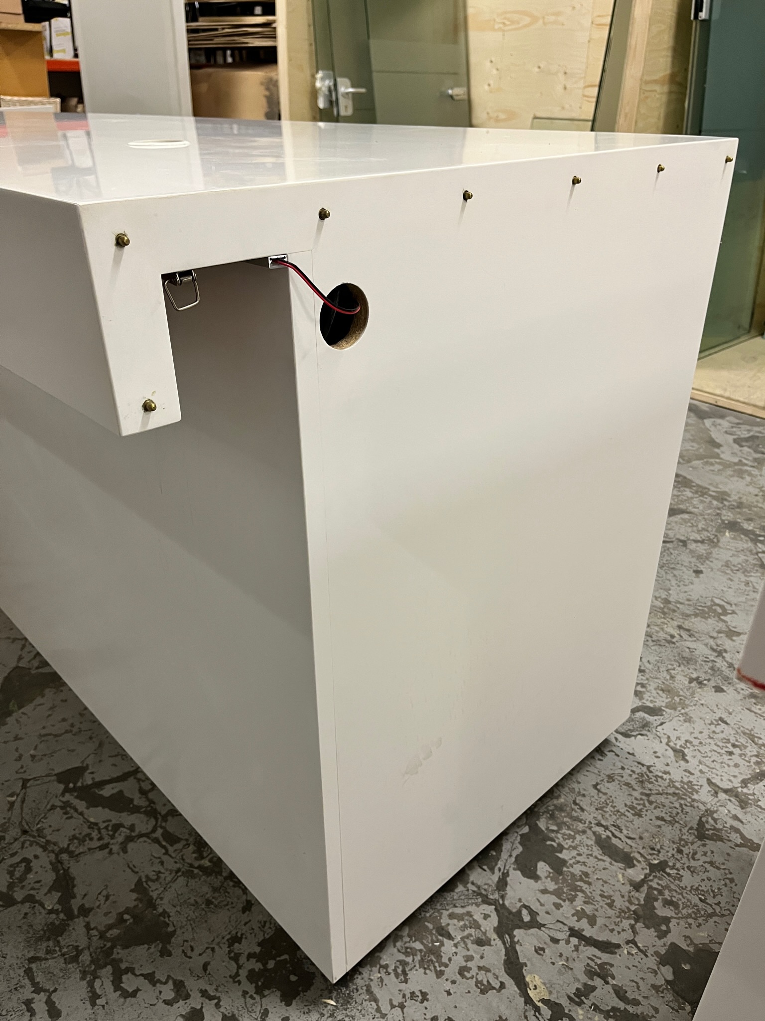 SELT / SOLD Vandað móttökuborð - 6m á breidd 9