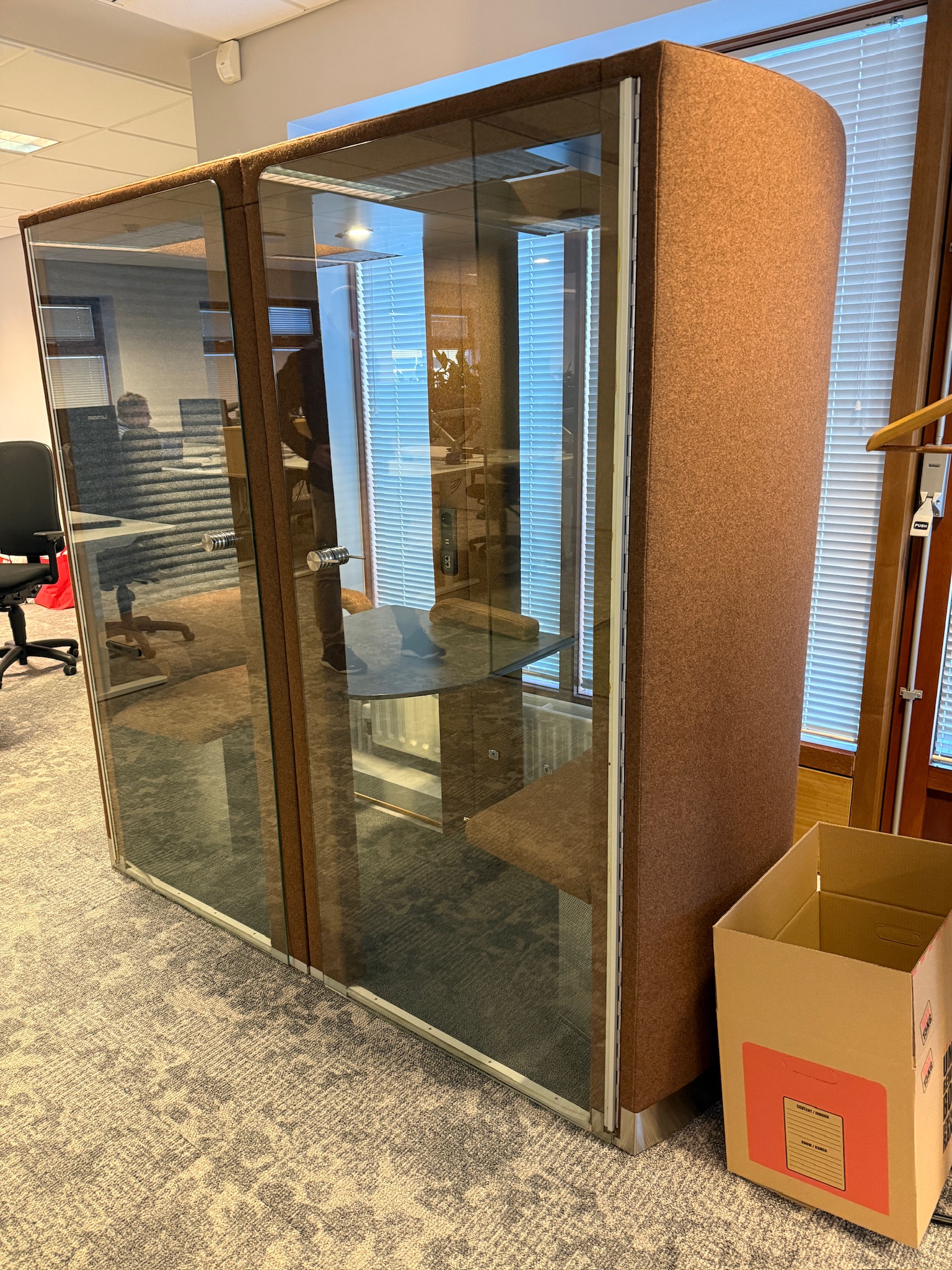 SELT / SOLD EvaVaara Design 2 manna hljóðvistarrými