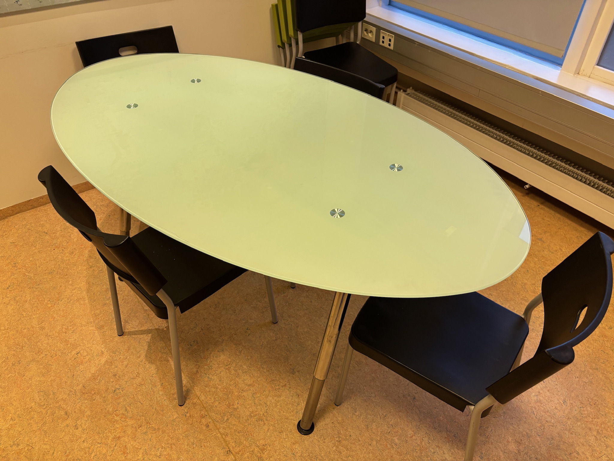SELT / SOLD IKEA eldhúsborð, gler, B180 x D100 sm.