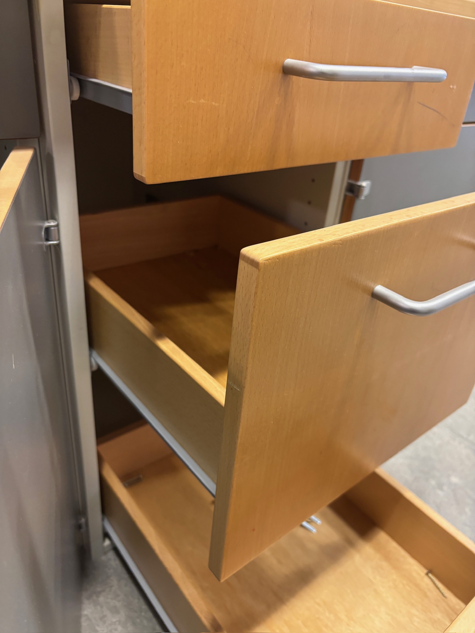SELT / SOLD Skápainnrétting með vöskum, B470xD62sm. 7