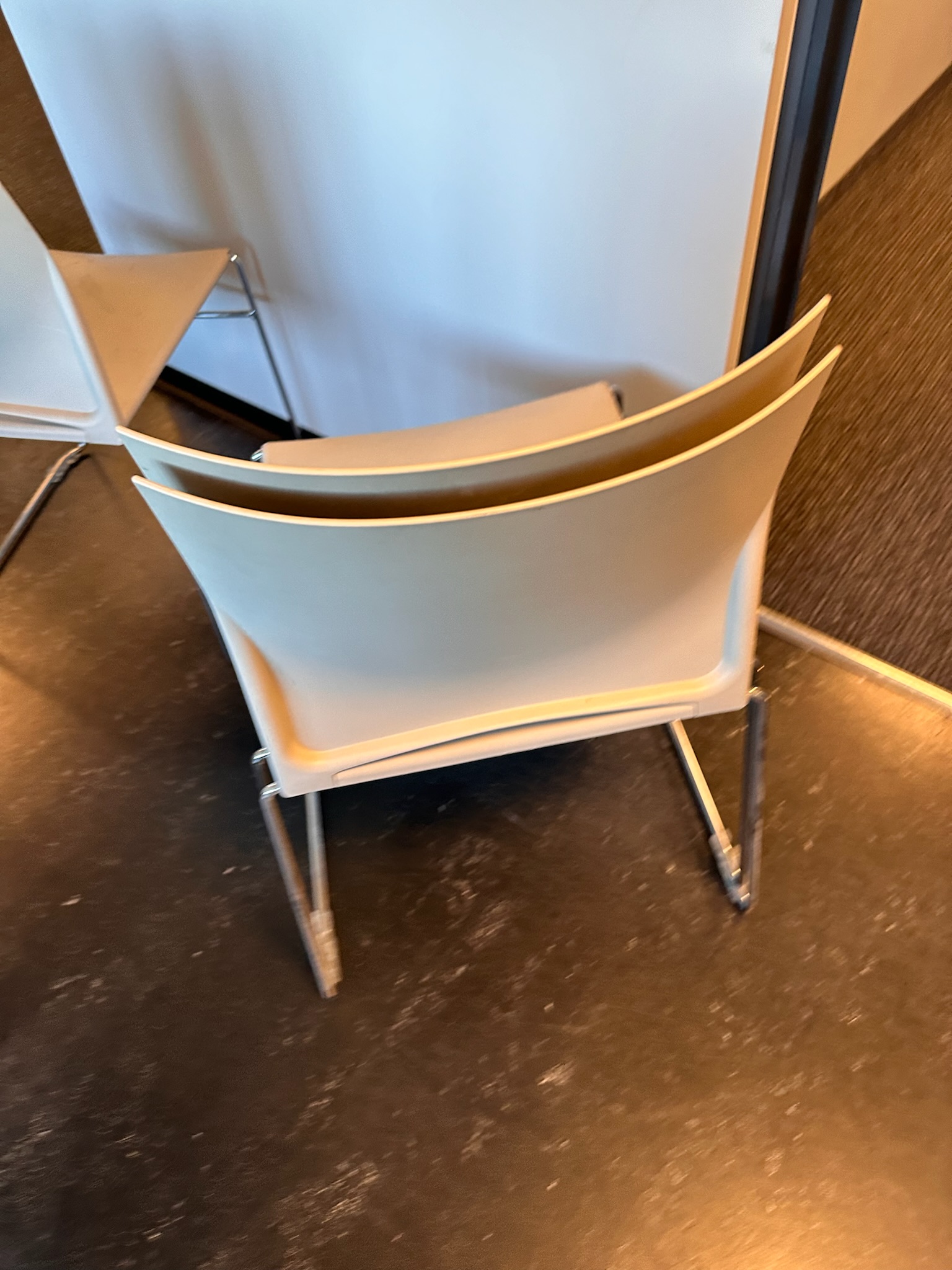 Staflanlegir eldhússtólar / fundarstólar (8 stk.) 7