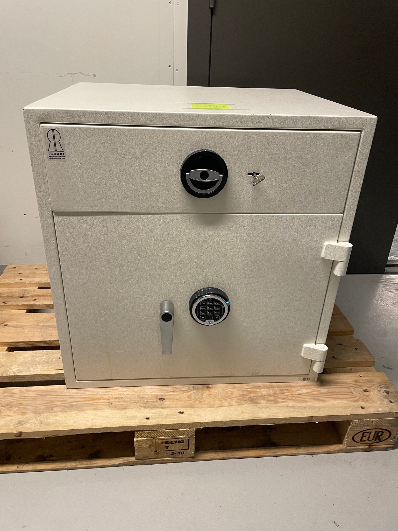 Robur innleggsskápur - H67 x B65 x D55 3