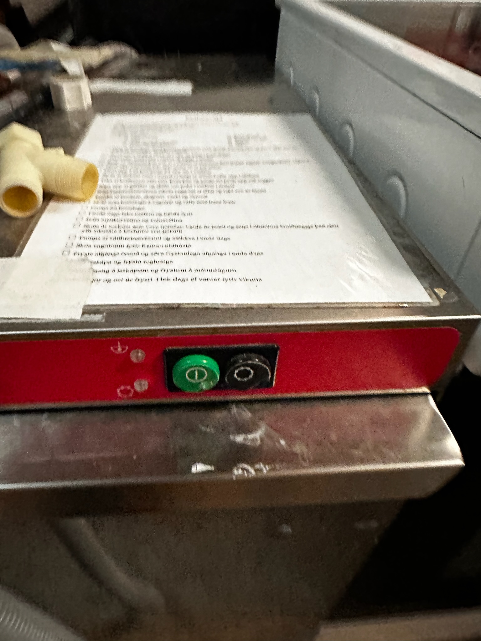 SELT / SOLD Comenda undirborðsvél 4