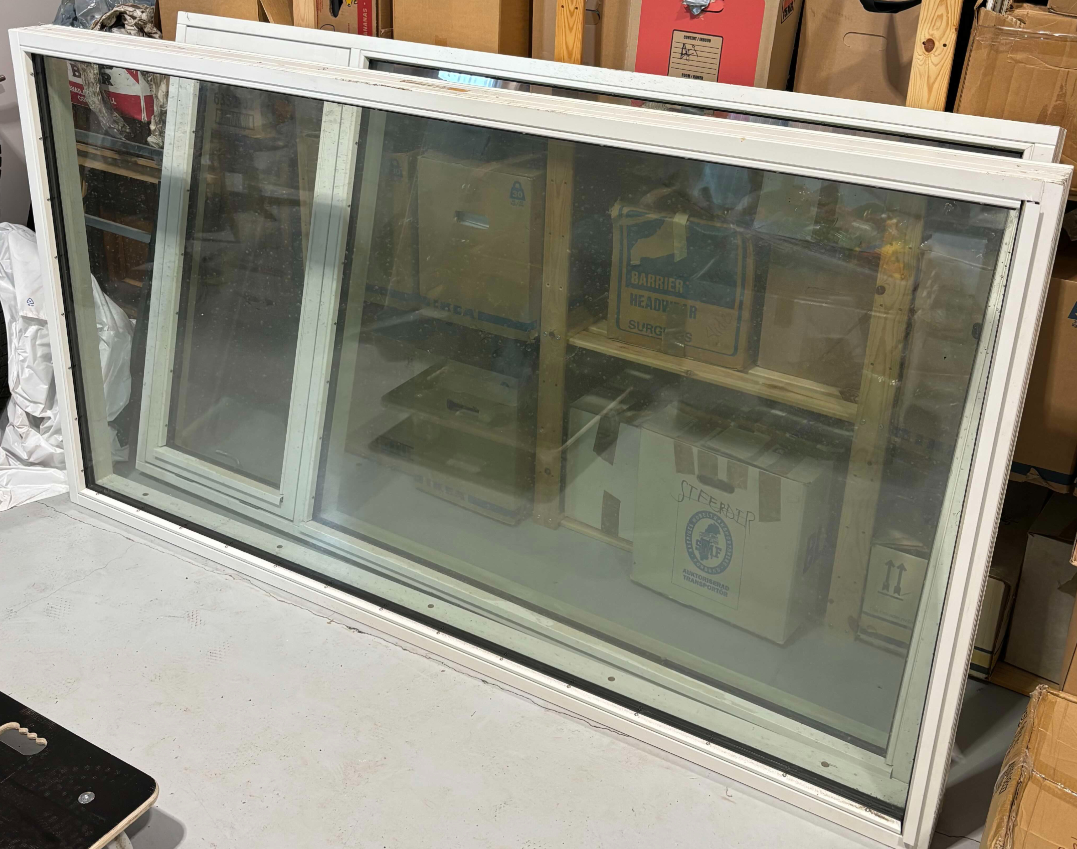 SELT / SOLD - Útsýnisgluggi G8 H122sm B217 sm Þorlákshöfn