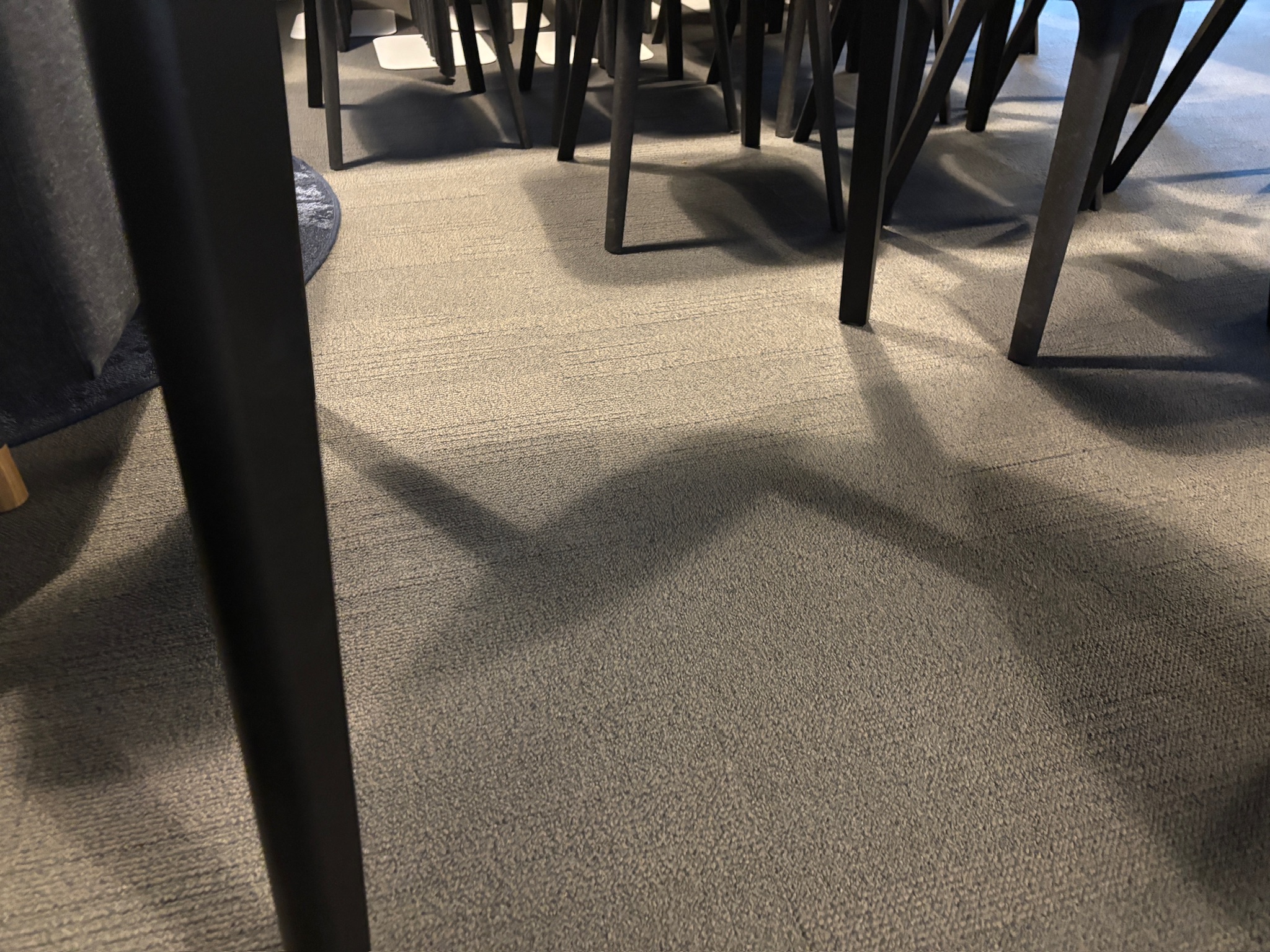 SELT / SOLD IKEA hringborð, Ø105 x H74 sm. (2 stk.) 5