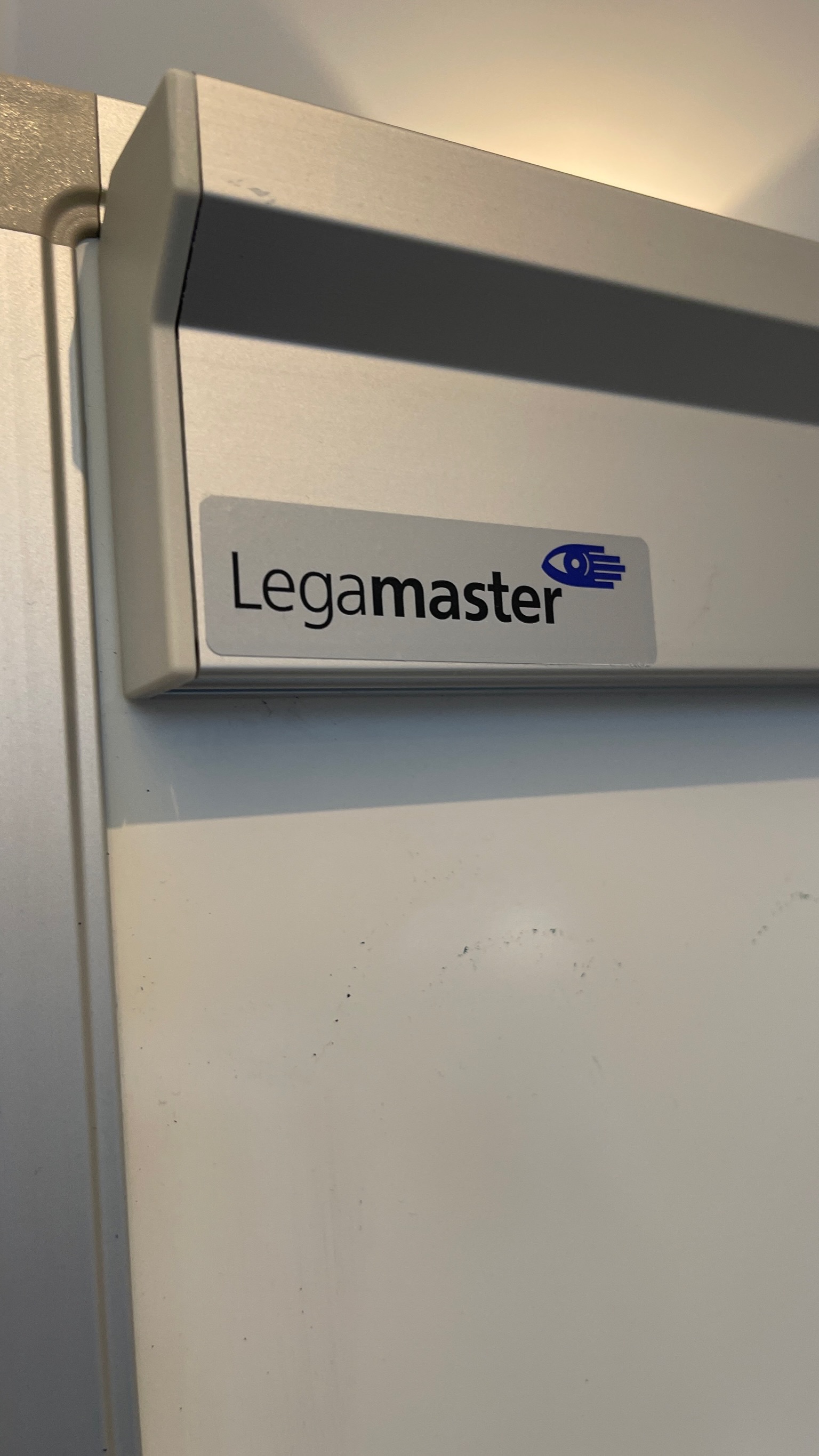 SELT / SOLD Legamaster túss & blaðastandur 100x70sm - Alþingi 4