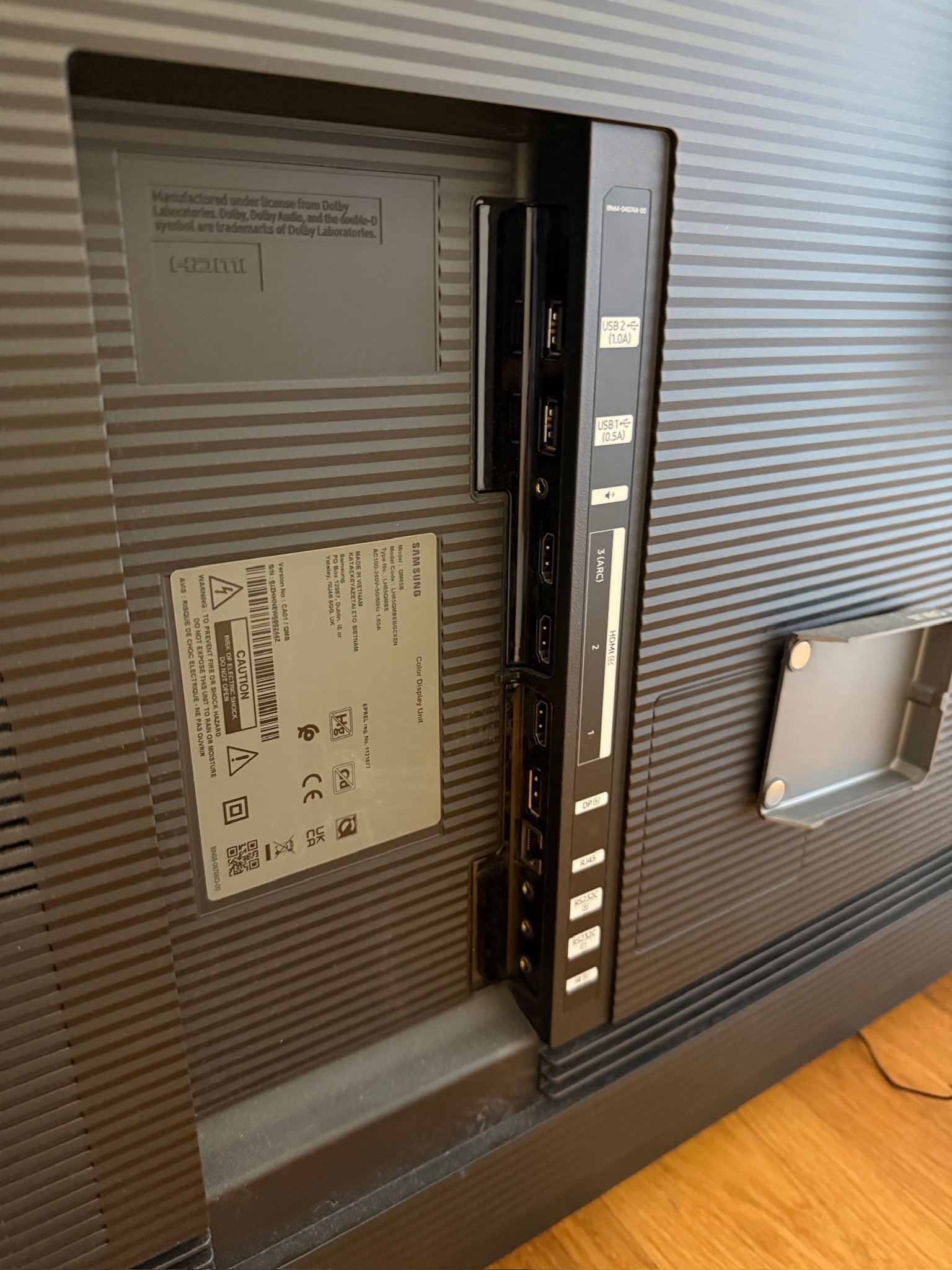 SELT / SOLD Samsung upplýsingaskjár með veggfestingu, 65'', 4K LED, 24/7 6