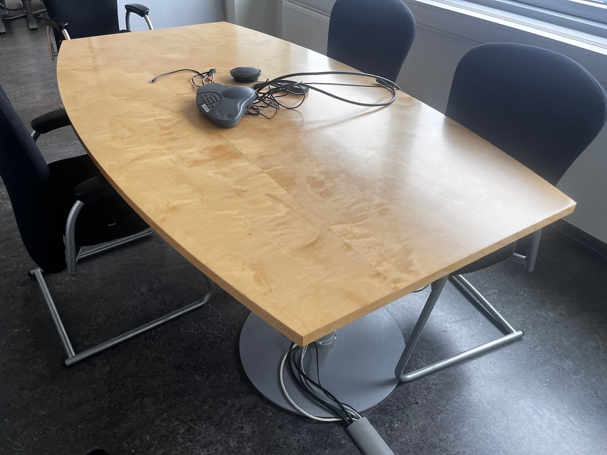 SELT / SOLD Fundarborð L200 x B110 x H75 sm.